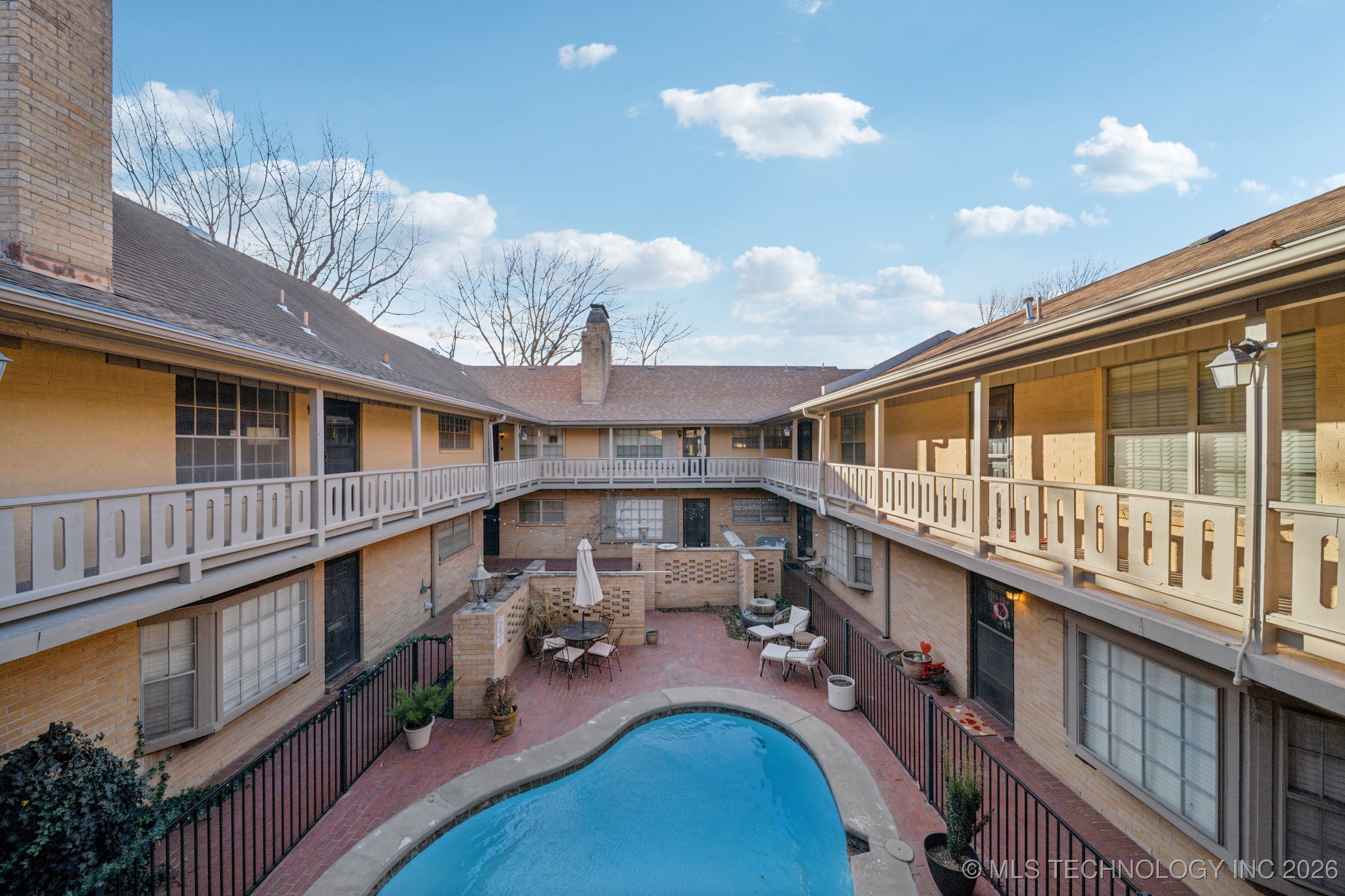 1107 E 45th Place 15 Property Photo 35