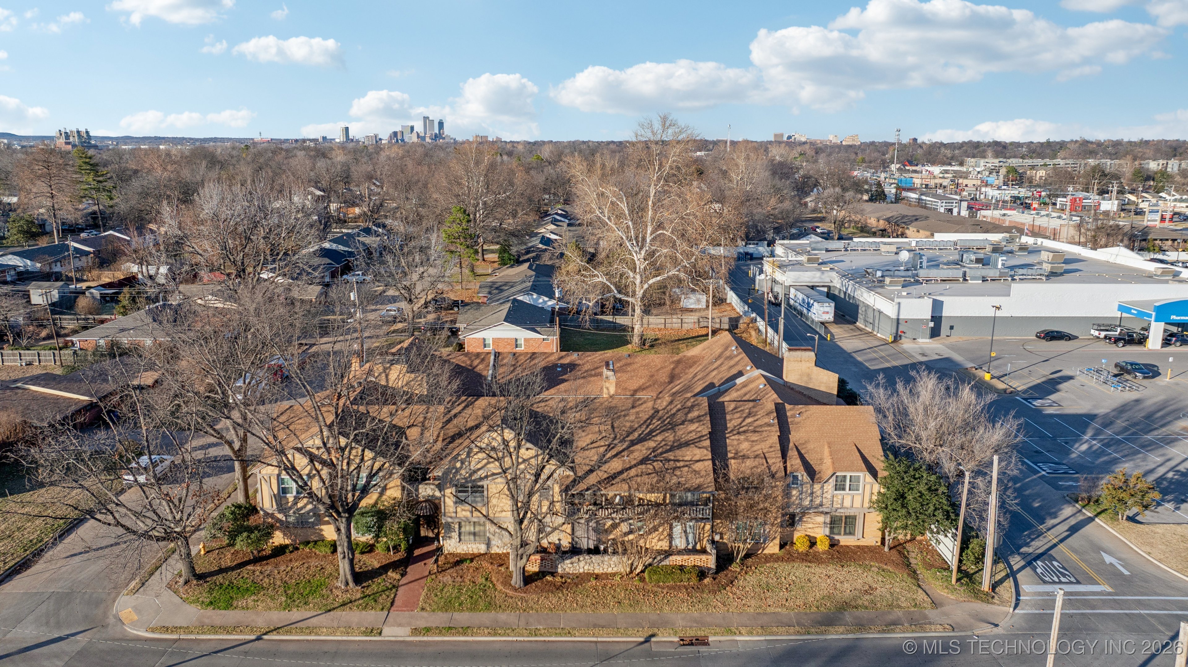 1107 E 45th Place 15 Property Photo 41