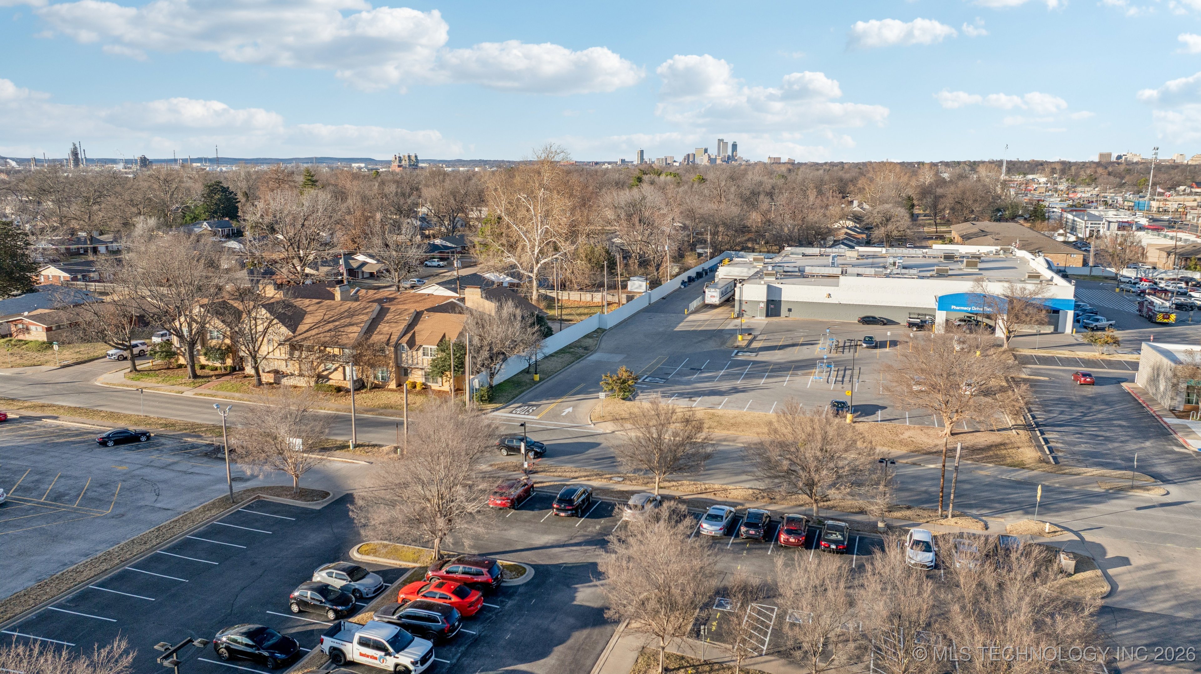 1107 E 45th Place 15 Property Photo 43