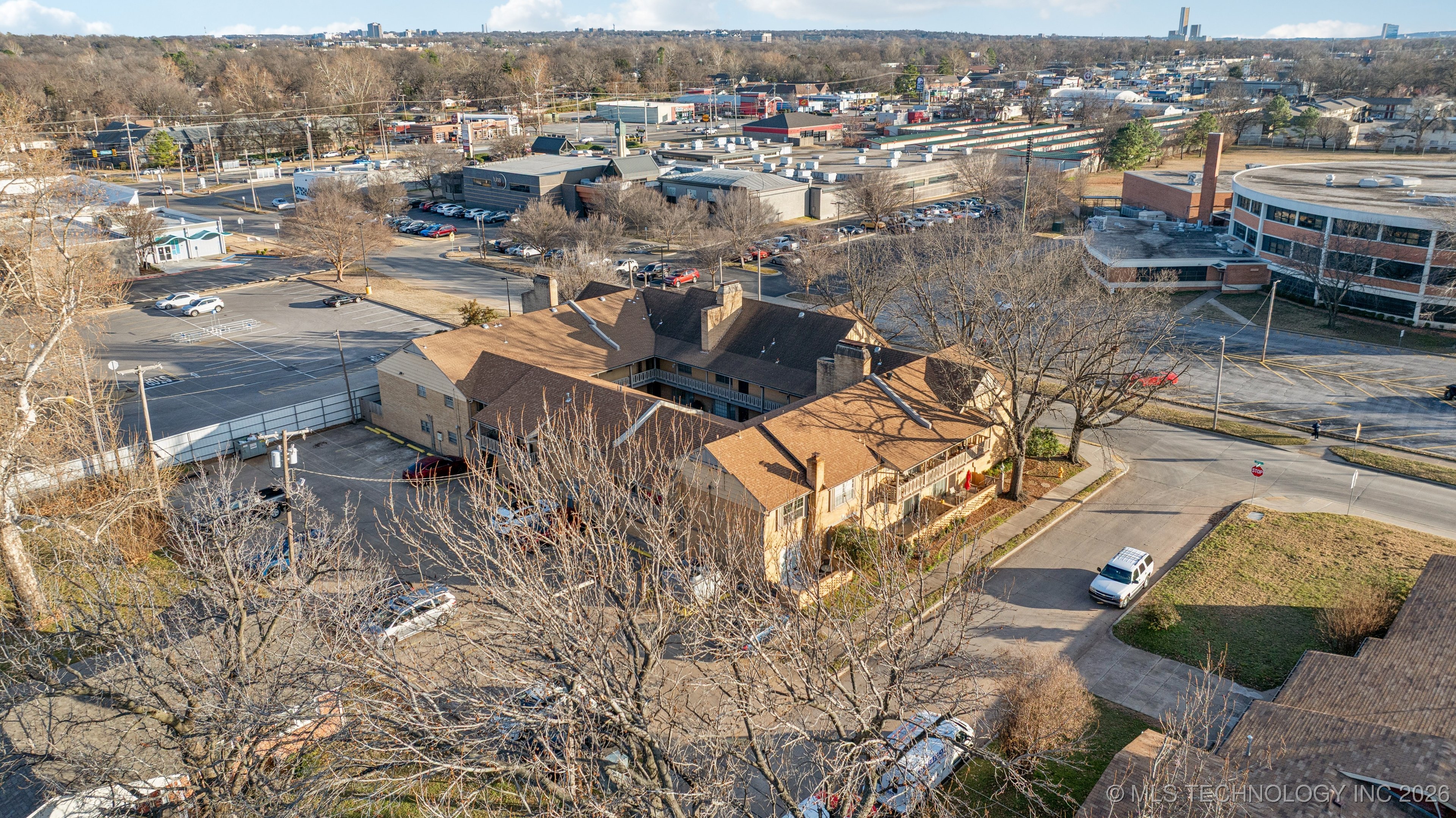 1107 E 45th Place 15 Property Photo 45