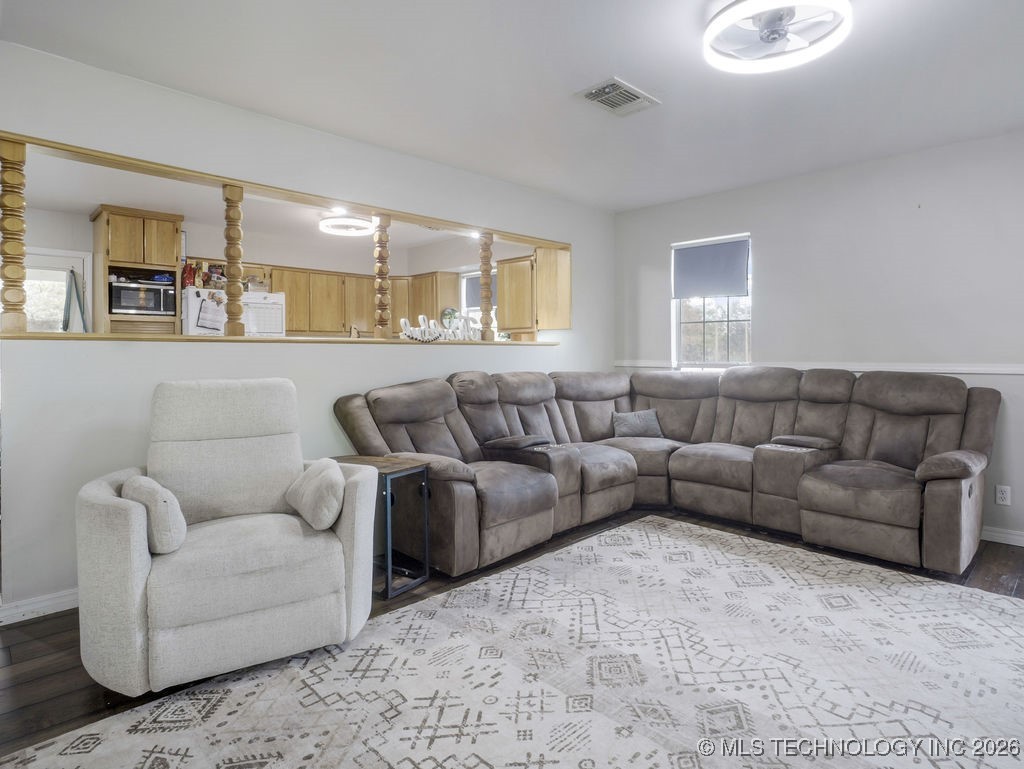 5133 S Crestview Property Photo 6