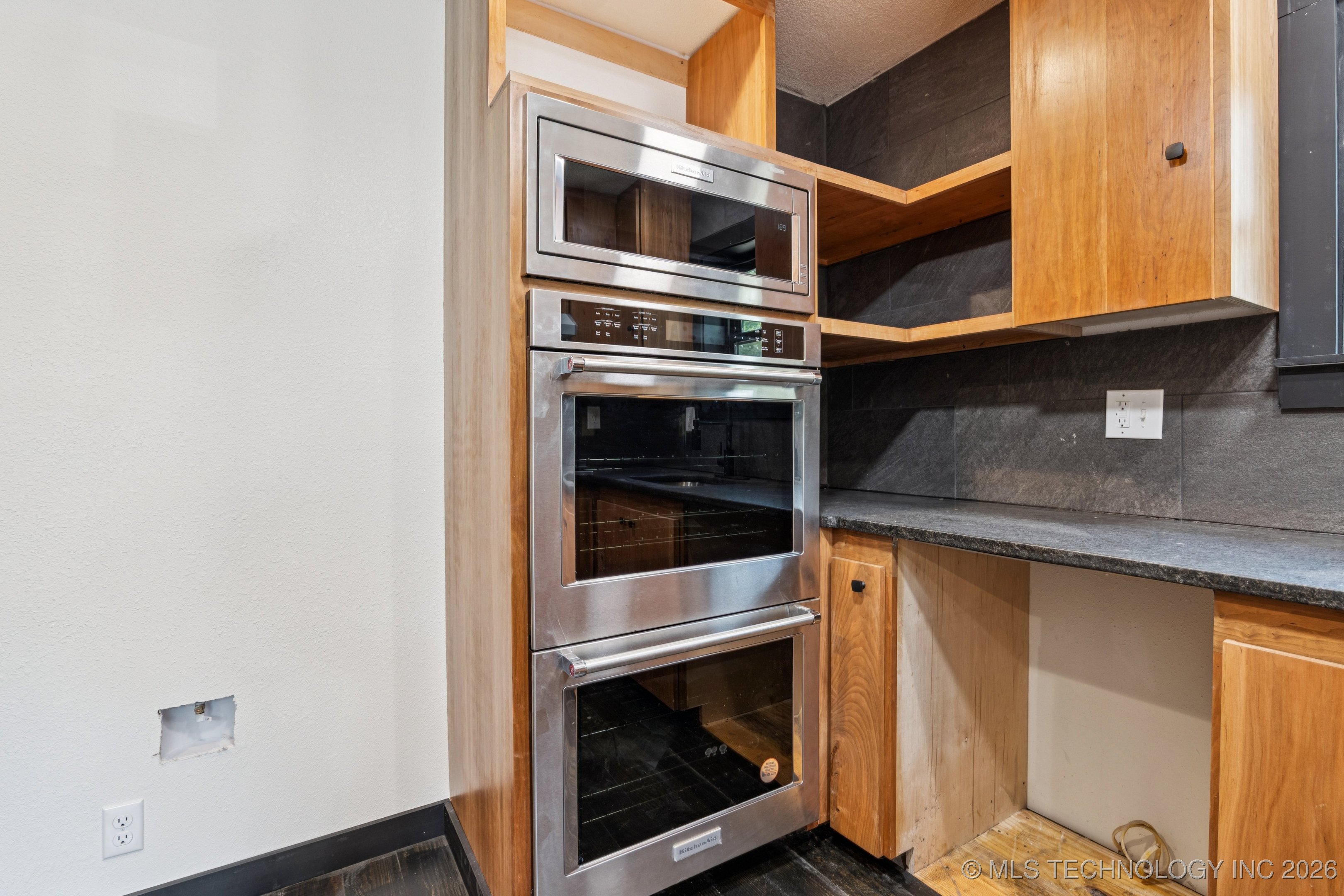 800 Kiawa Road Property Photo 7