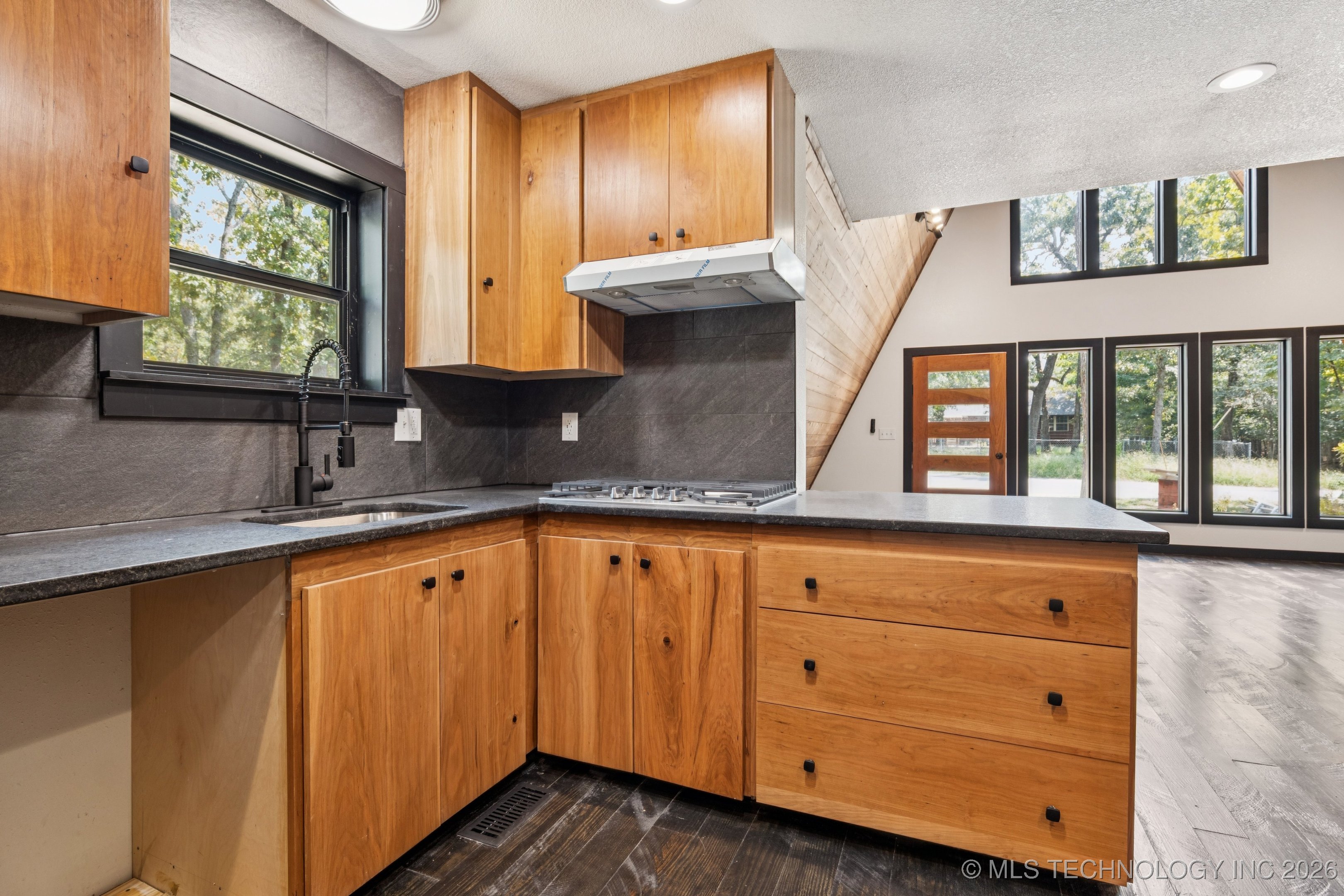 800 Kiawa Road Property Photo 8