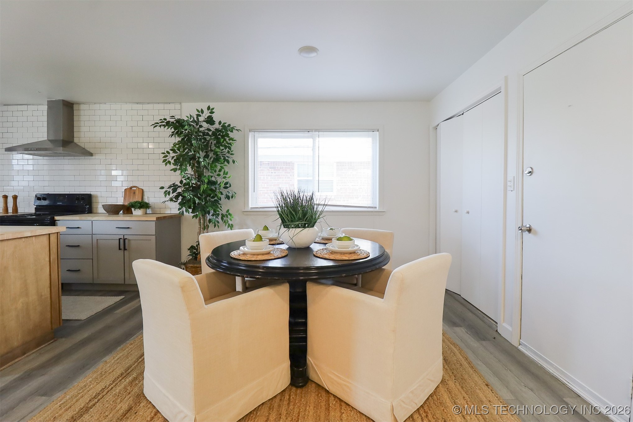 1716 S 1st Street Property Photo 9