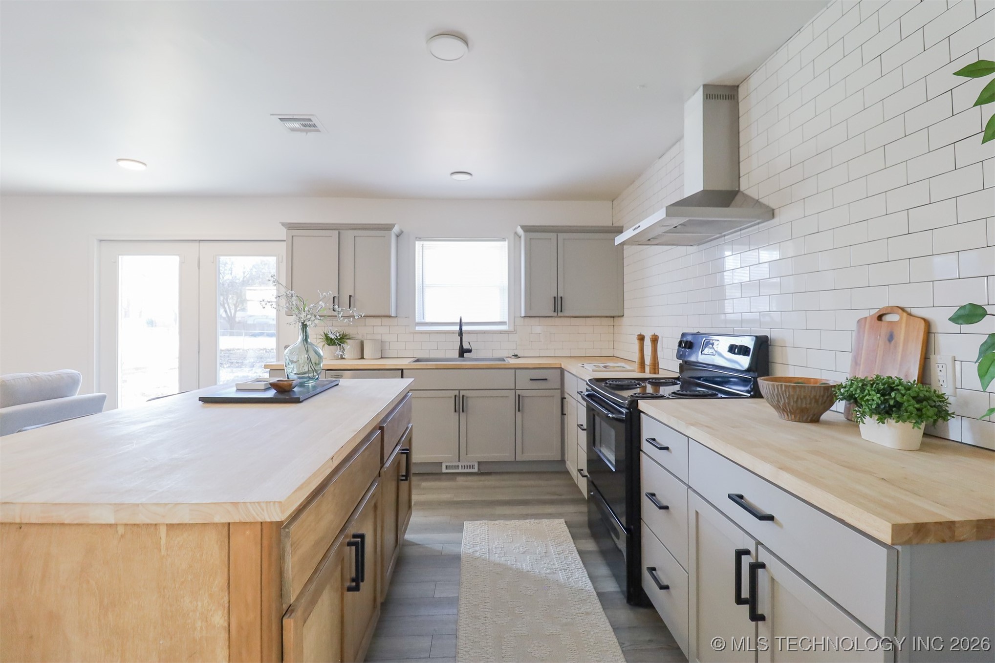 1716 S 1st Street Property Photo 10