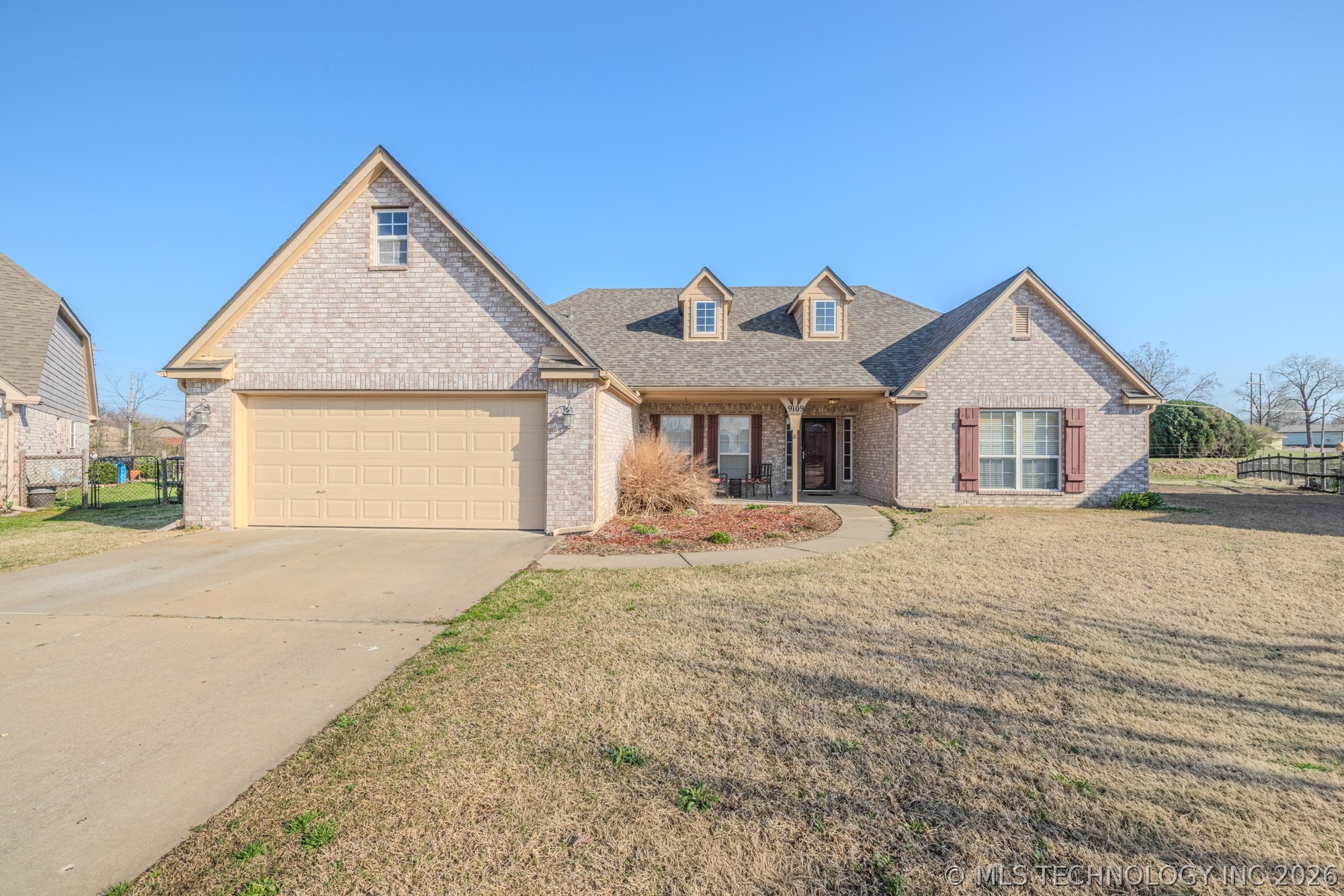 9109 N 153rd Court E Property Photo 1