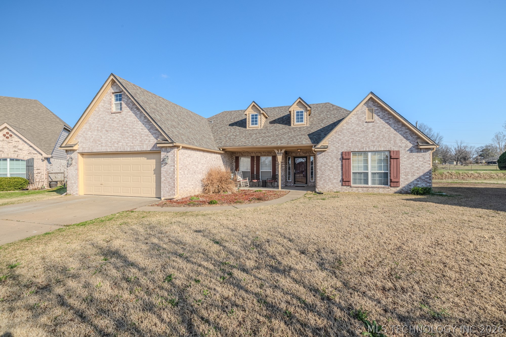 9109 N 153rd Court E Property Photo 2