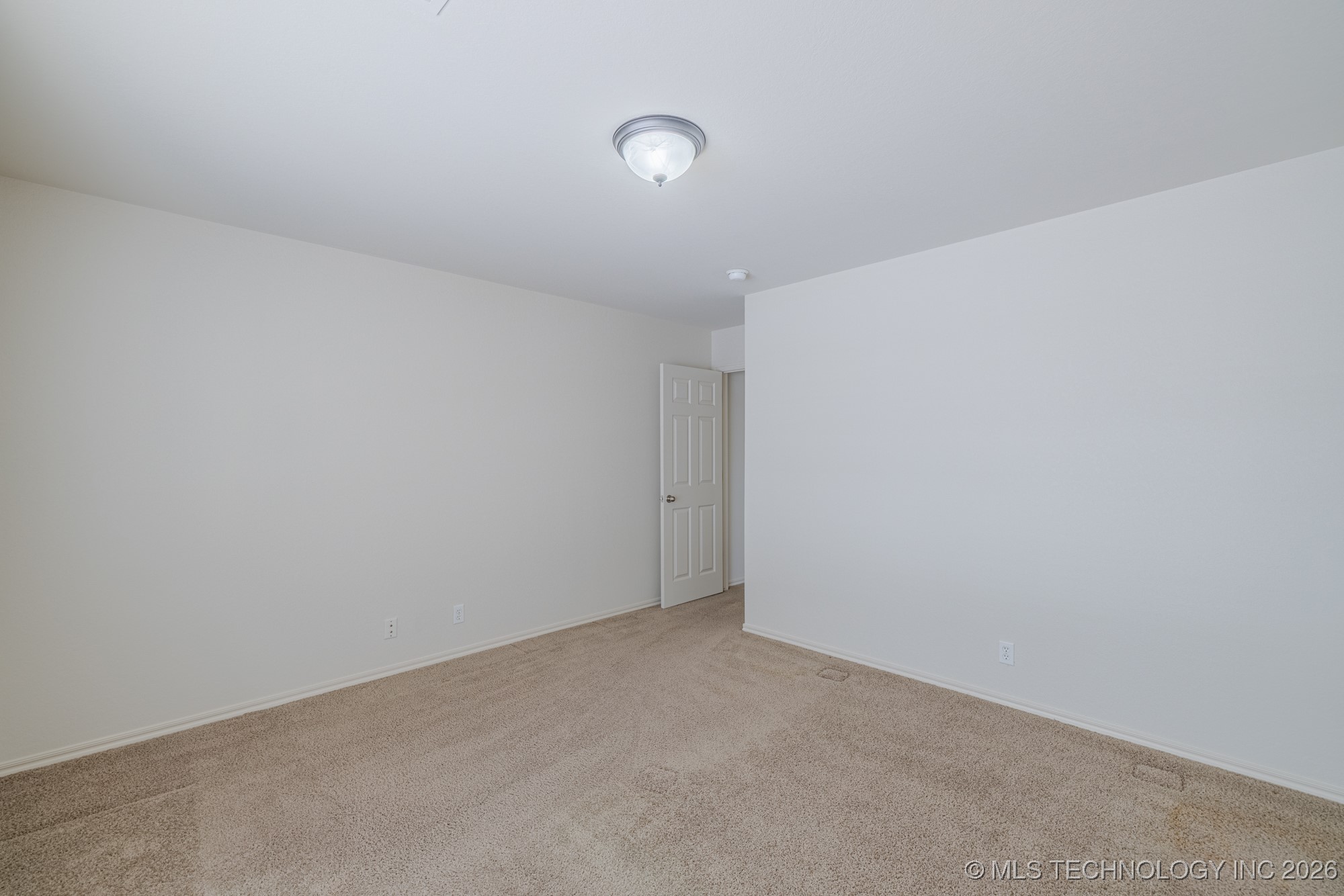 9109 N 153rd Court E Property Photo 28