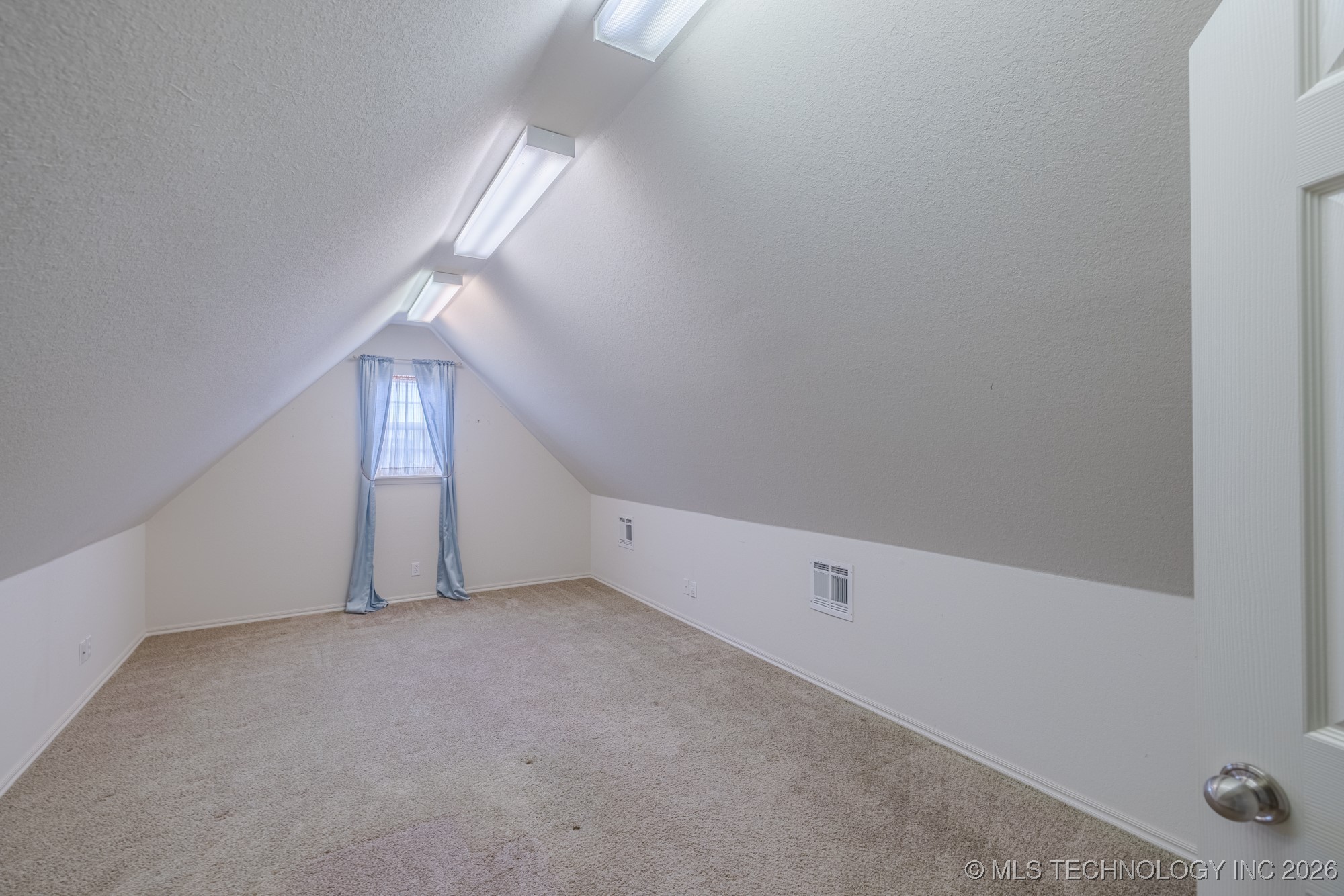 9109 N 153rd Court E Property Photo 32