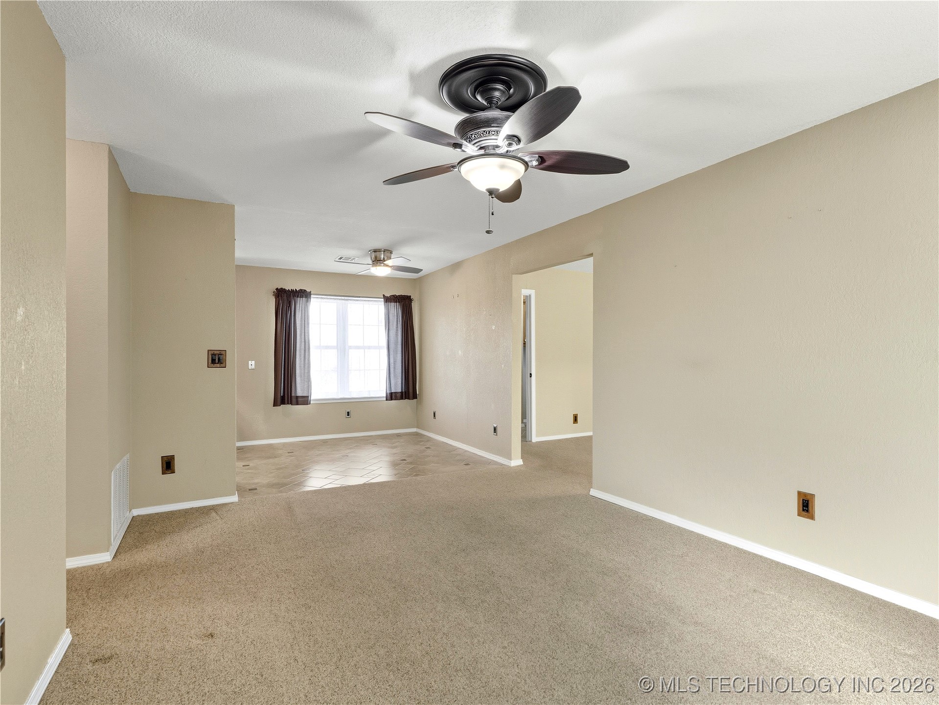 1447 S Lowry Property Photo 8