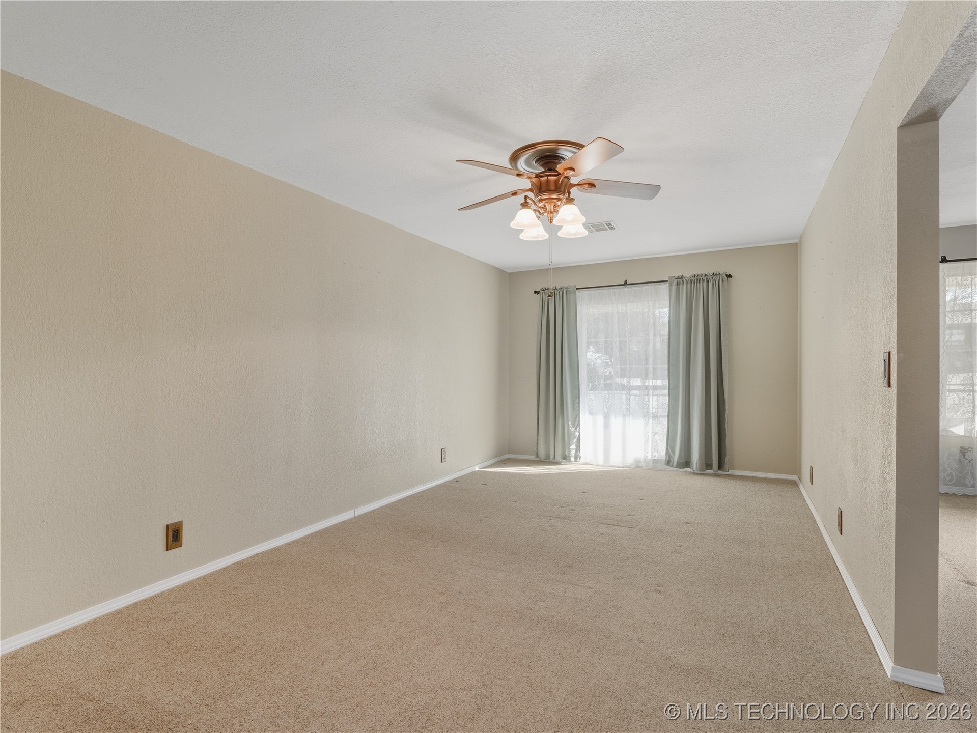 1447 S Lowry Property Photo 11