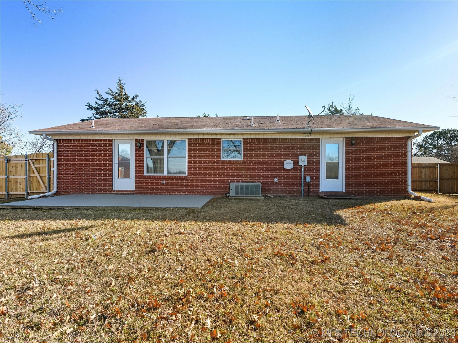 1447 S Lowry Property Photo 36