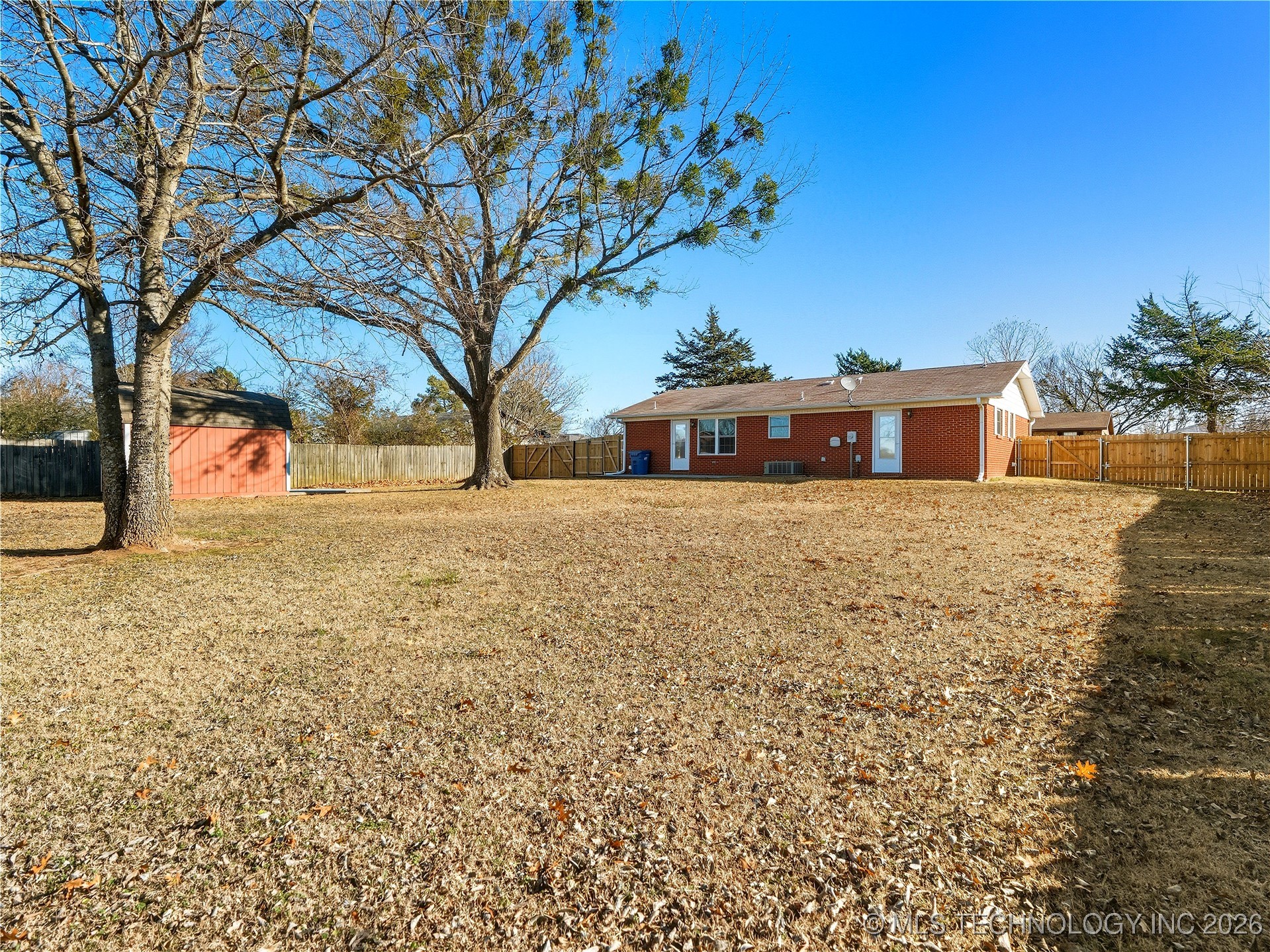 1447 S Lowry Property Photo 38