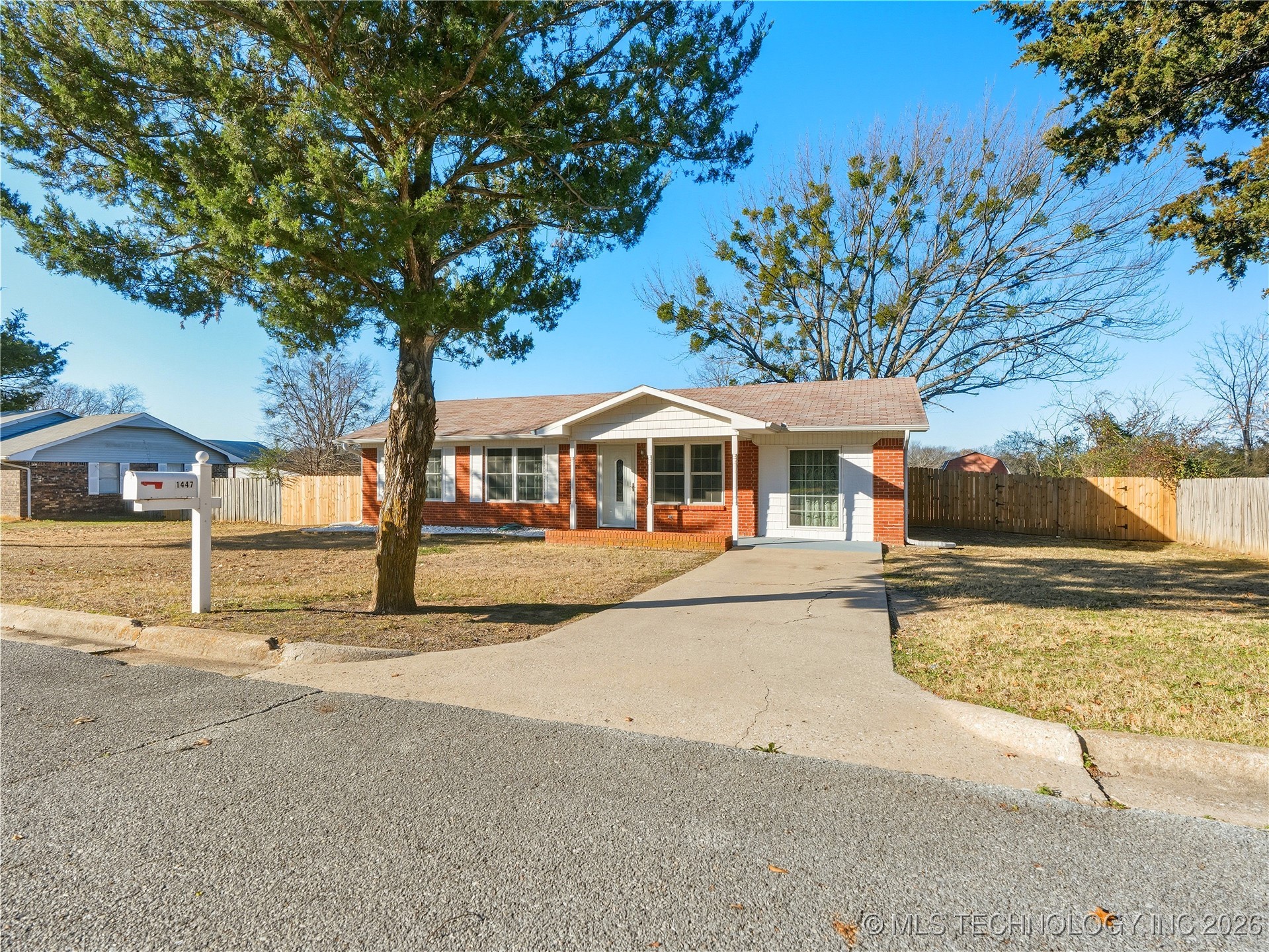 1447 S Lowry Property Photo 42