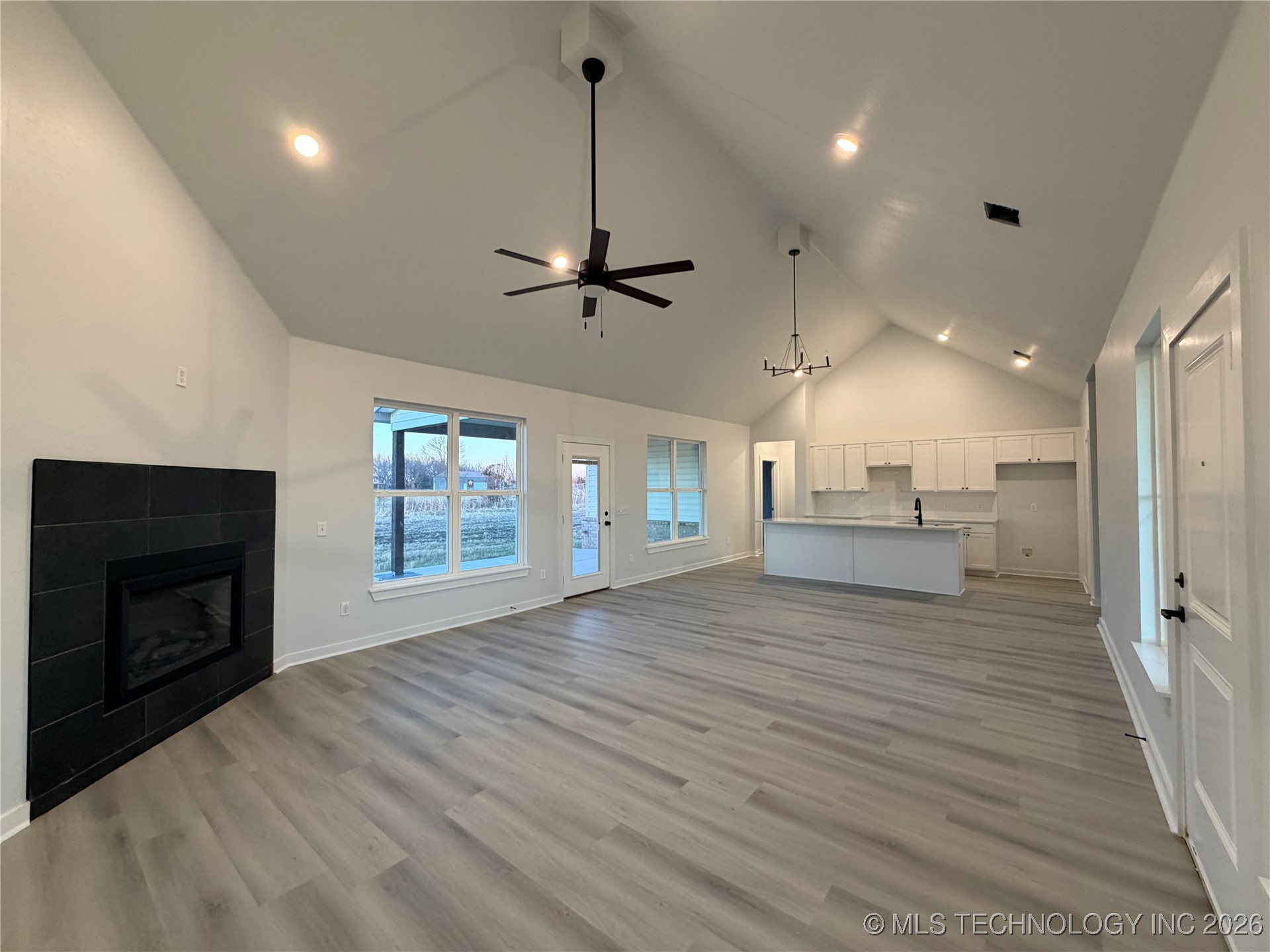 245 W 481 Road Property Photo 2