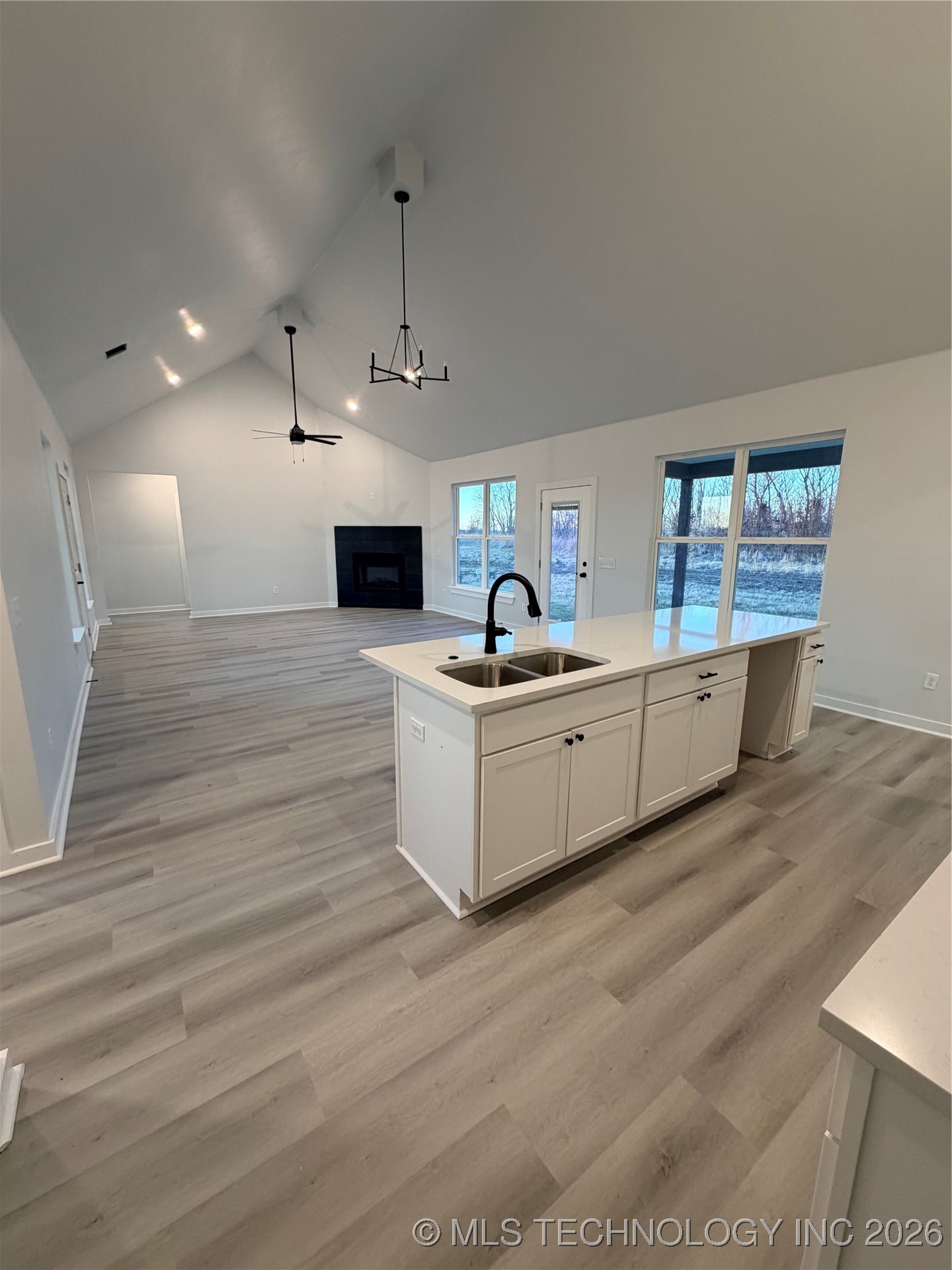 245 W 481 Road Property Photo 4