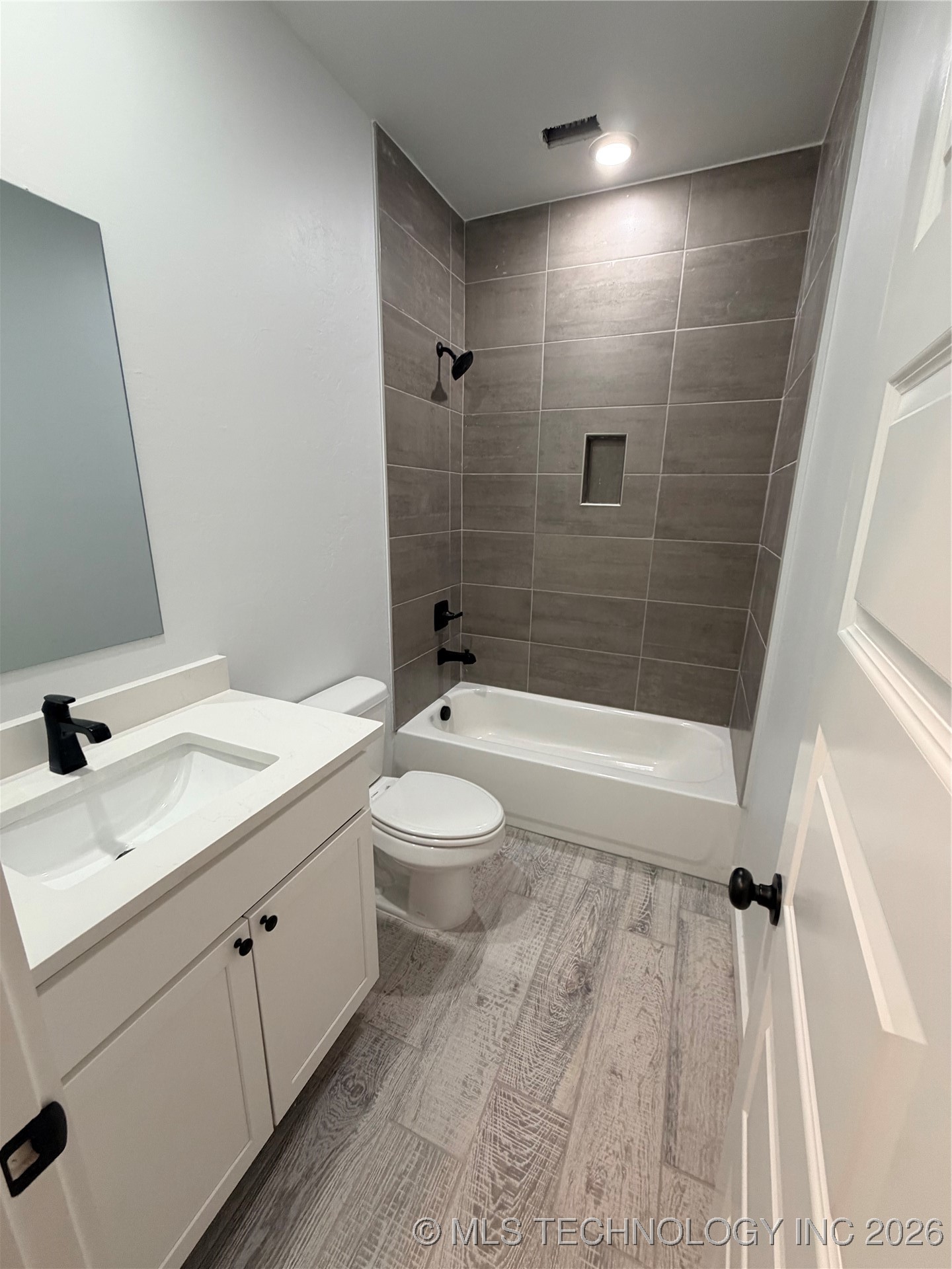 245 W 481 Road Property Photo 8