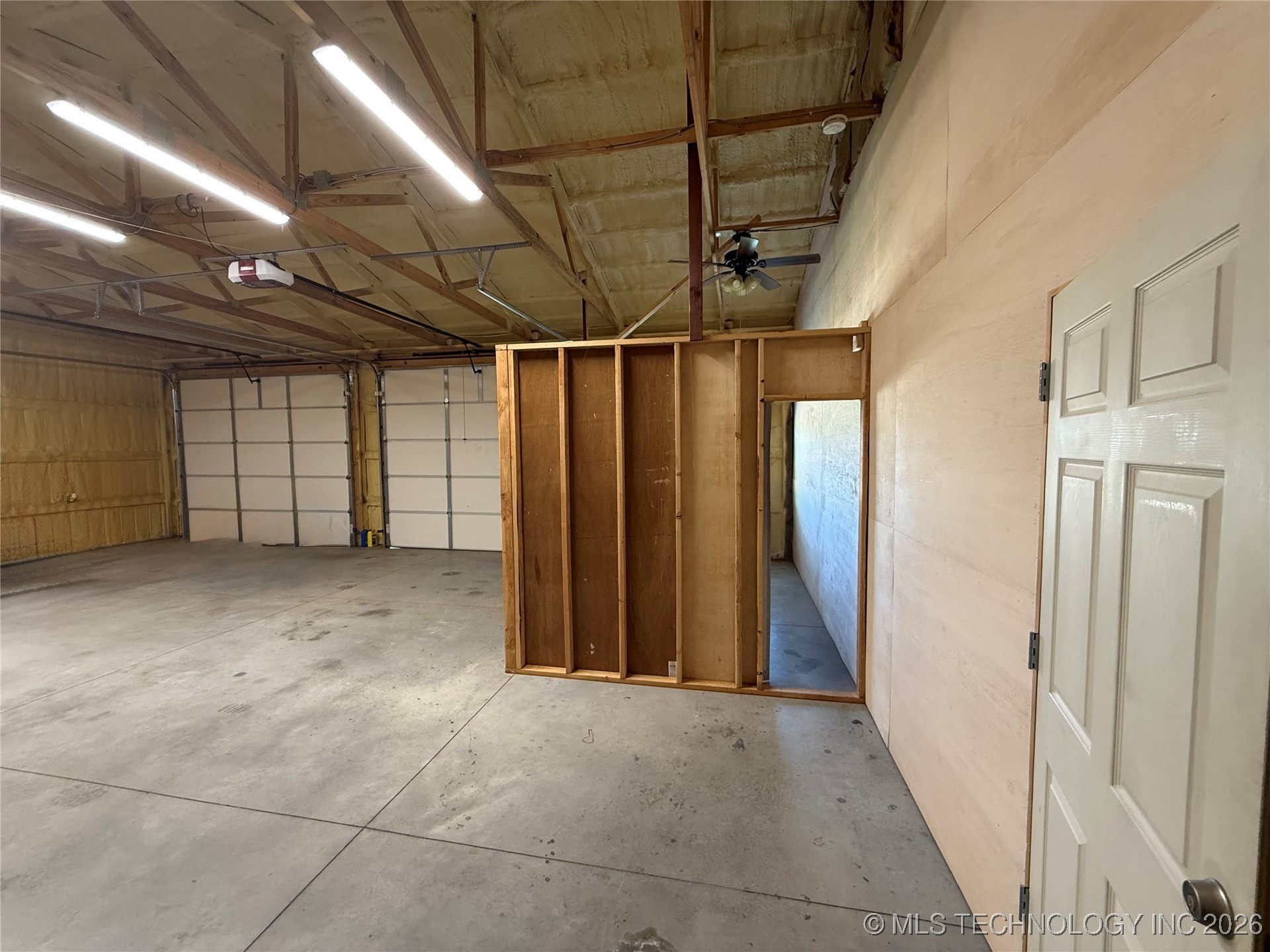 18304 Johnson Avenue Property Photo 4