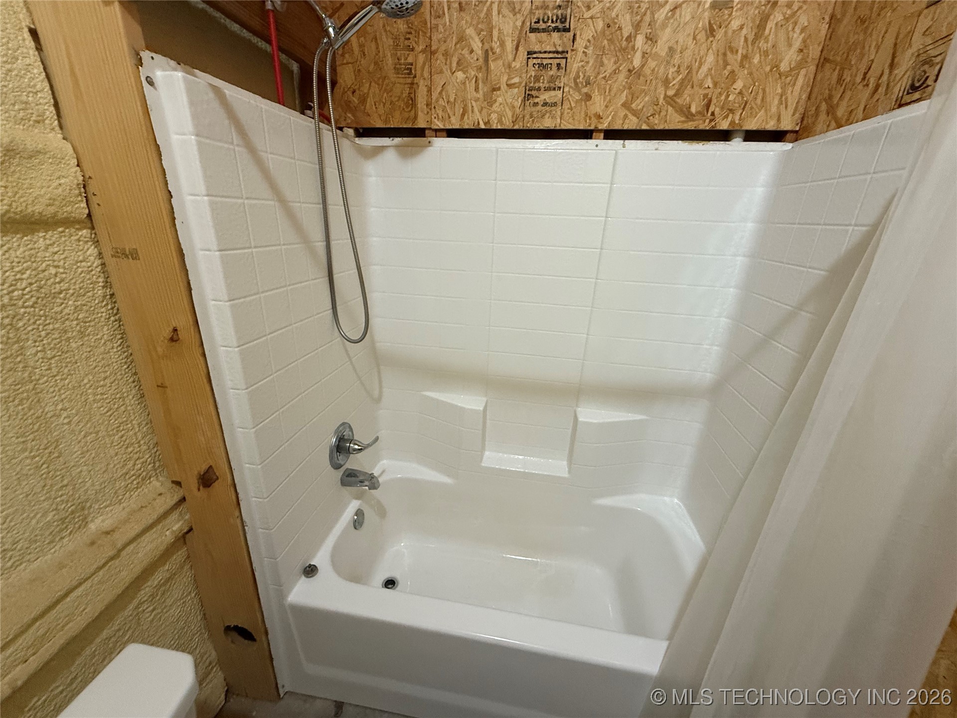 18304 Johnson Avenue Property Photo 10