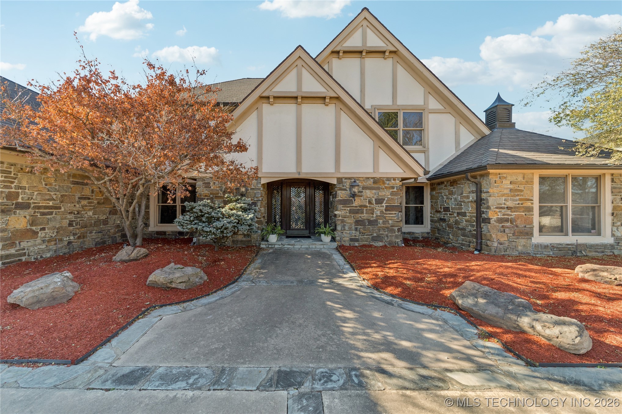 10726 S 69th East Avenue Property Photo 3