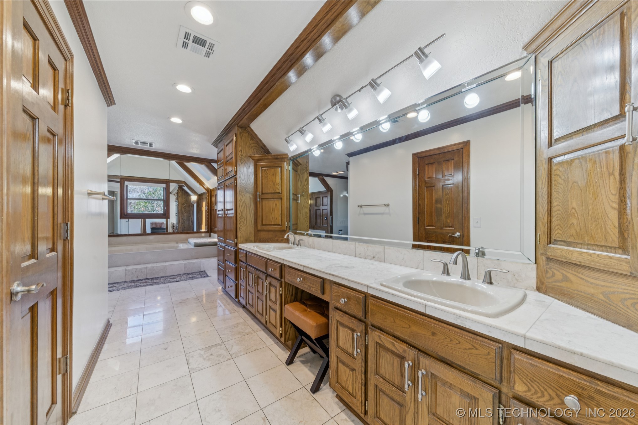 10726 S 69th East Avenue Property Photo 27