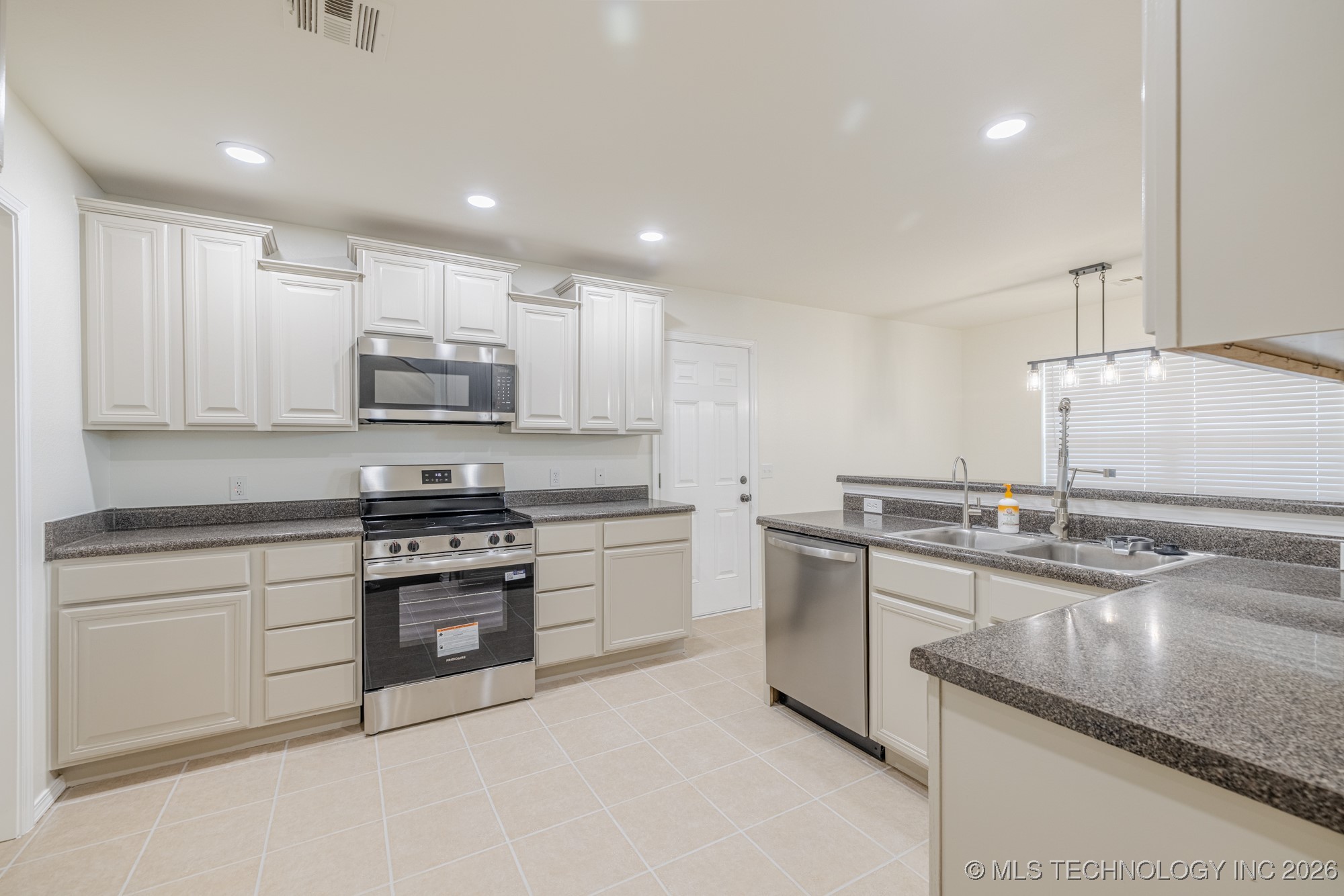 618 S Seminole Street Property Photo 17