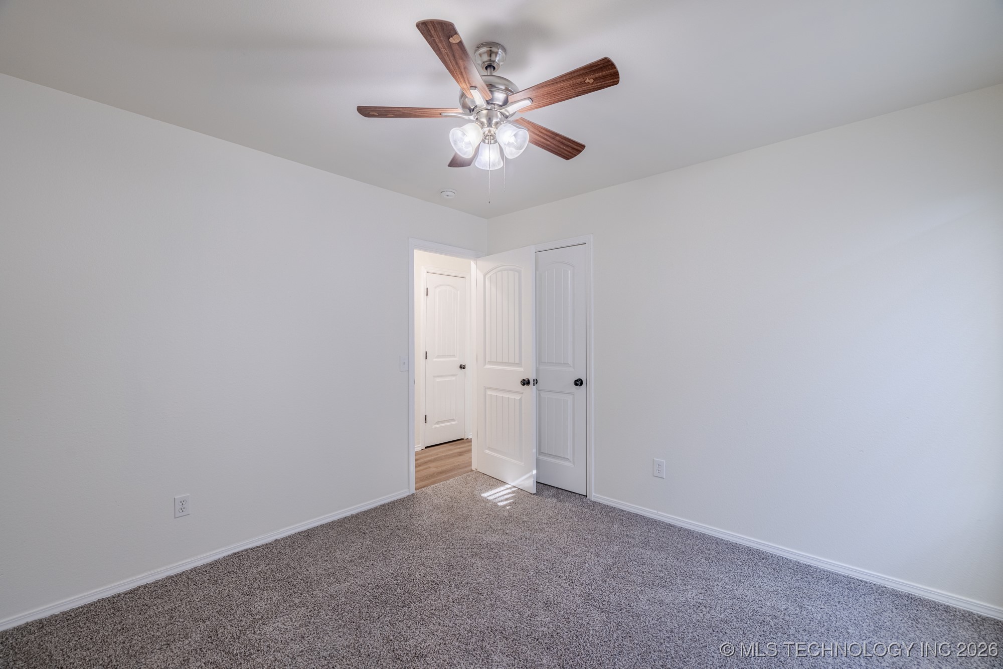 618 S Seminole Street Property Photo 23