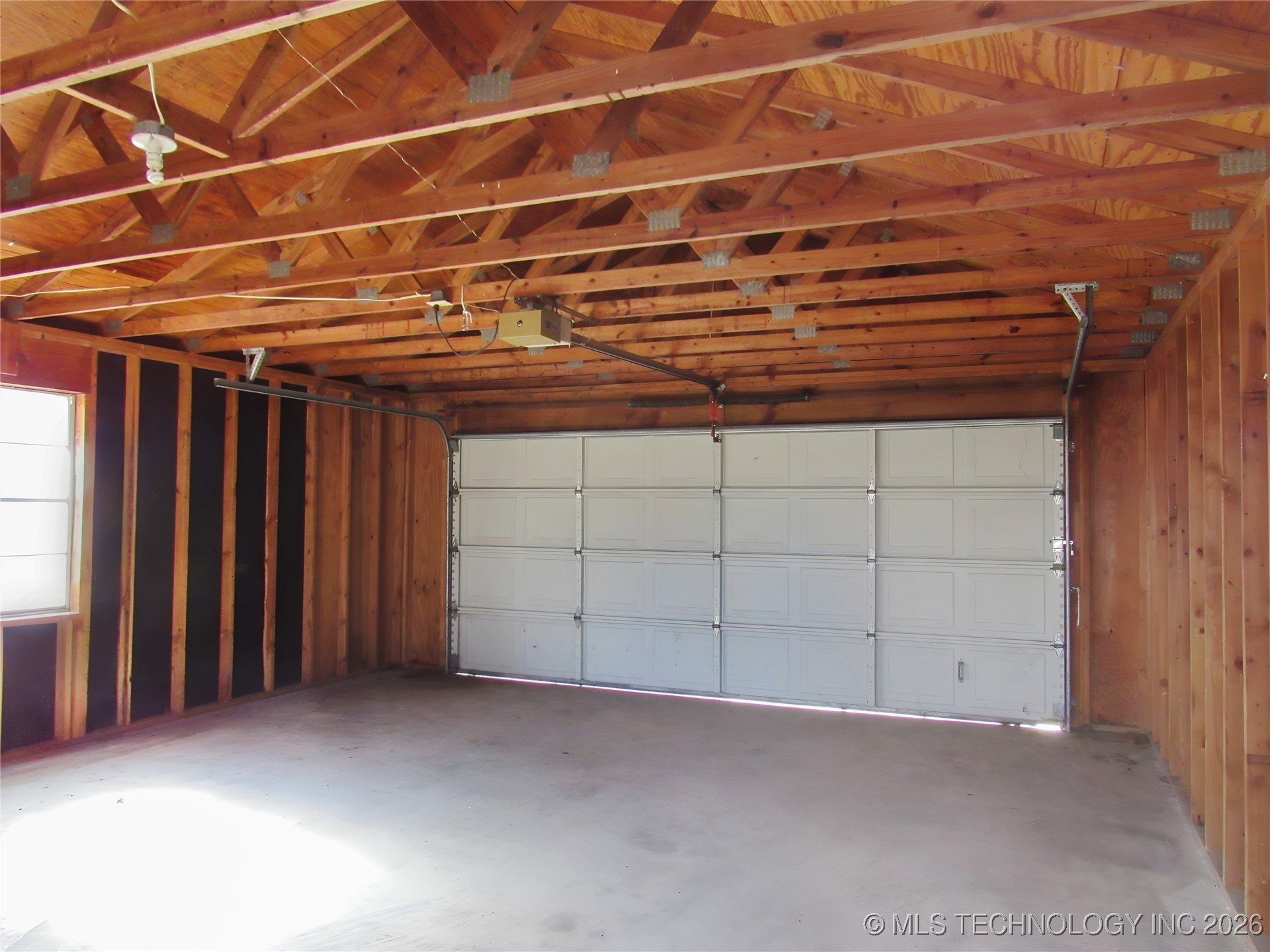 12233 S Oak Street Property Photo 4