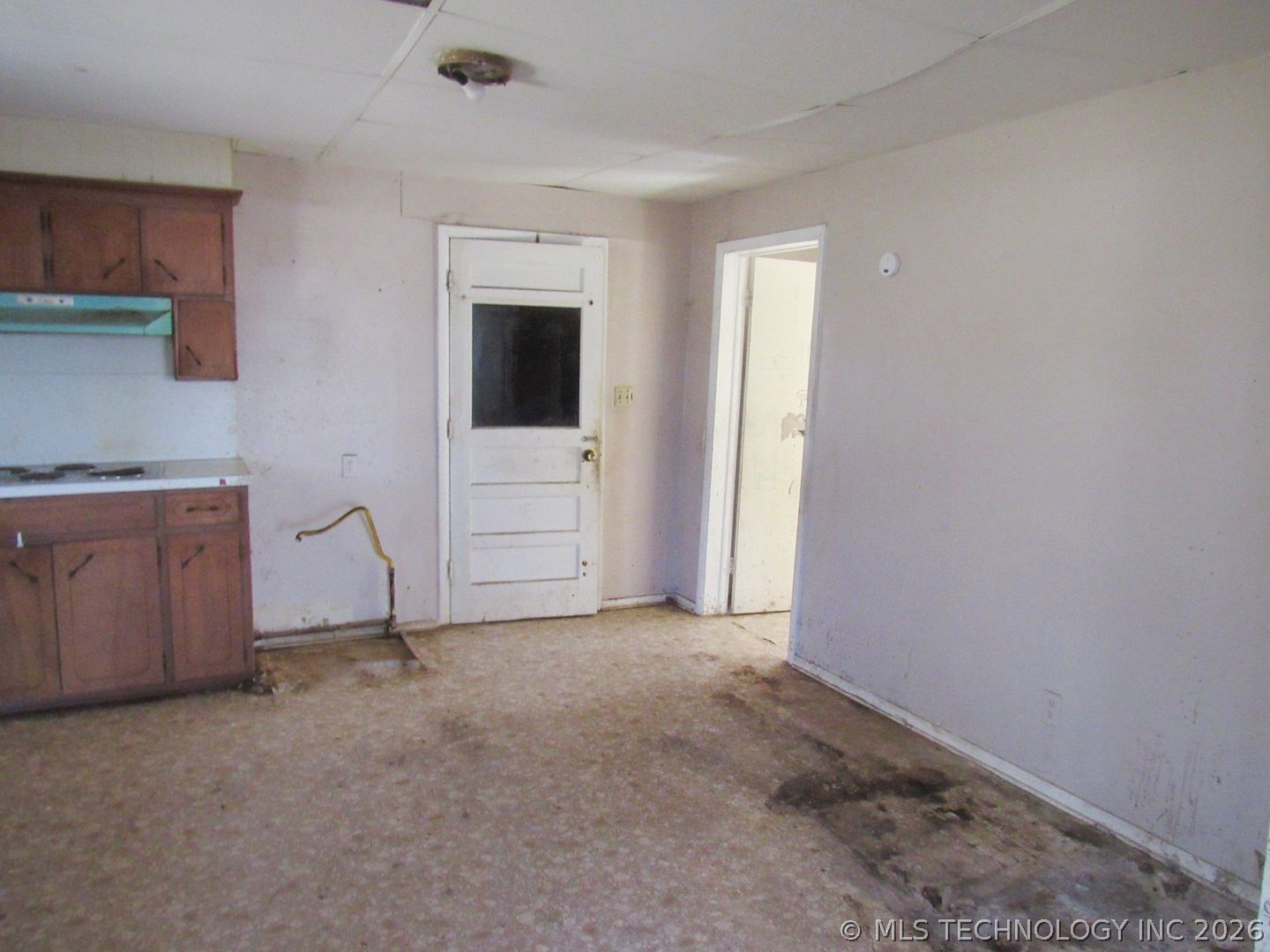 12233 S Oak Street Property Photo 8