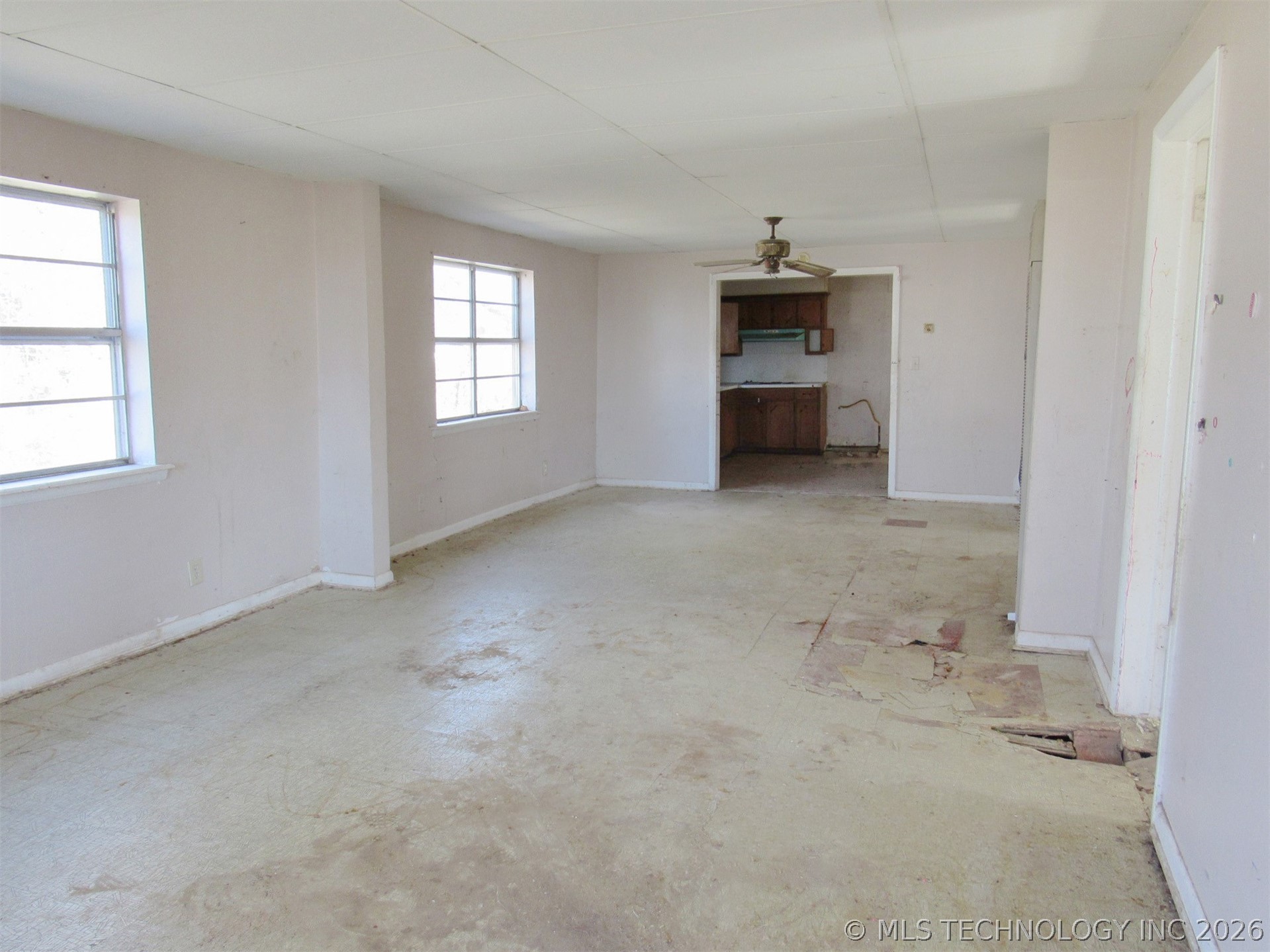 12233 S Oak Street Property Photo 10