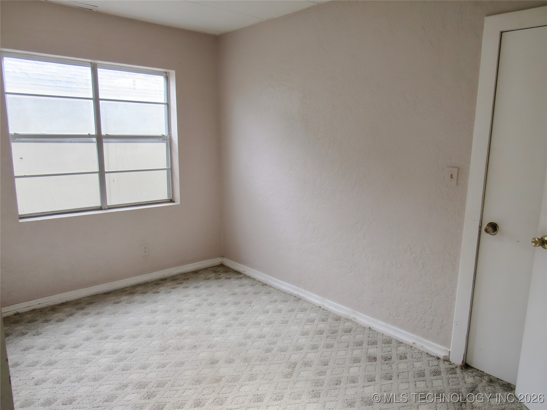 12233 S Oak Street Property Photo 11