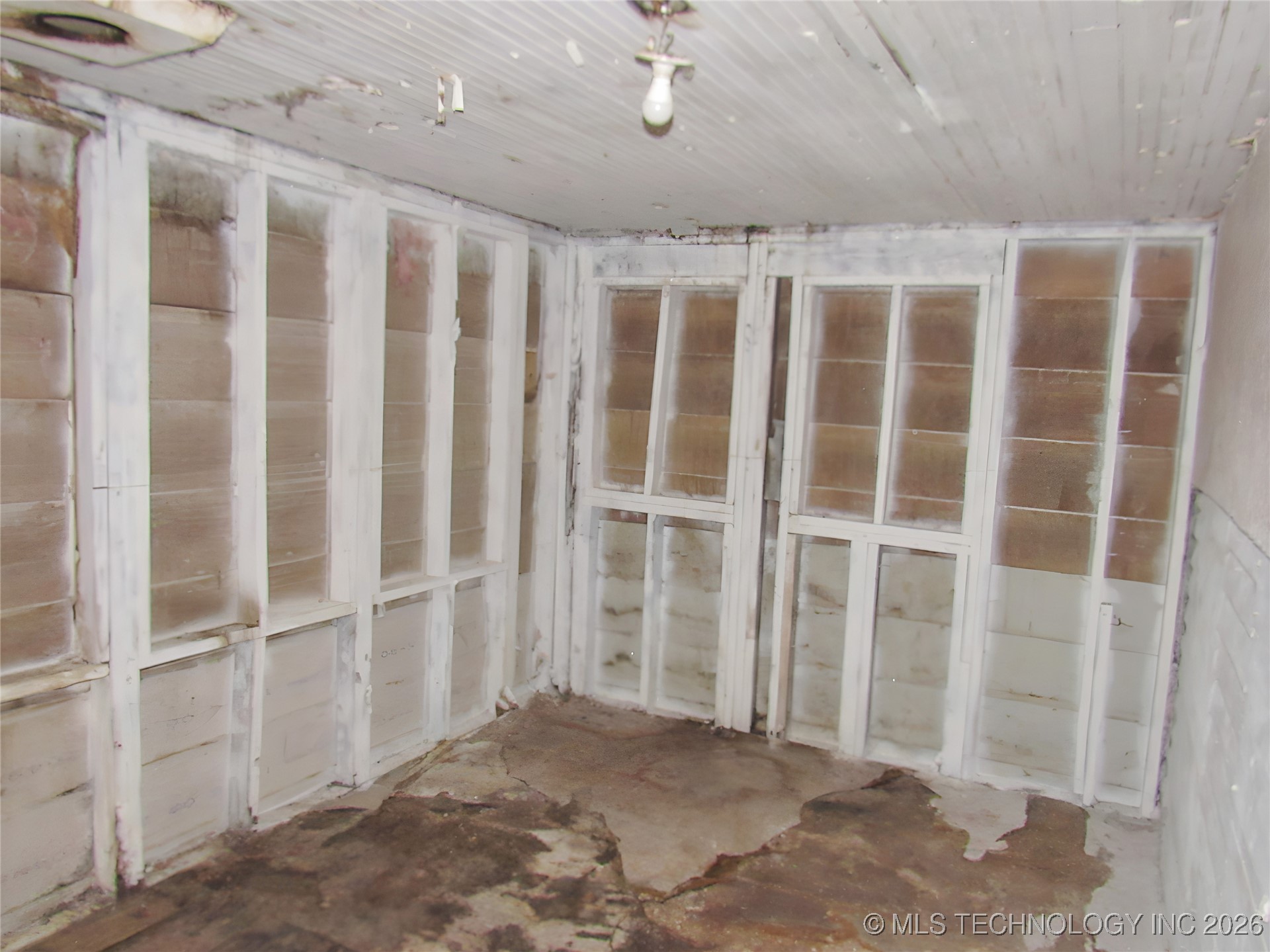 12233 S Oak Street Property Photo 15