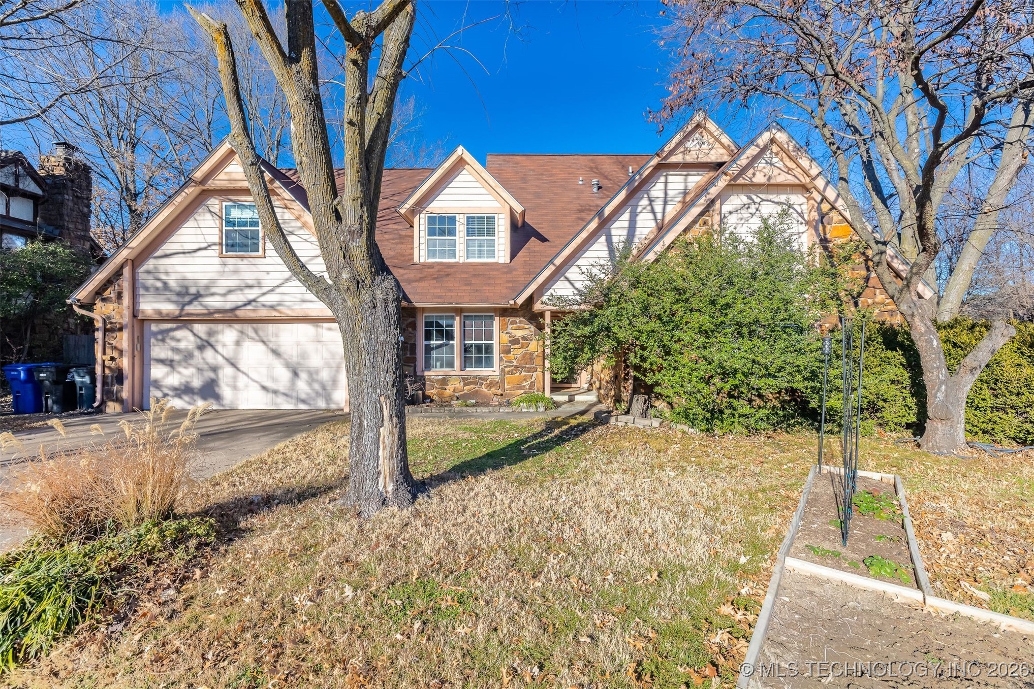 2606 W Toledo Court Property Photo 1