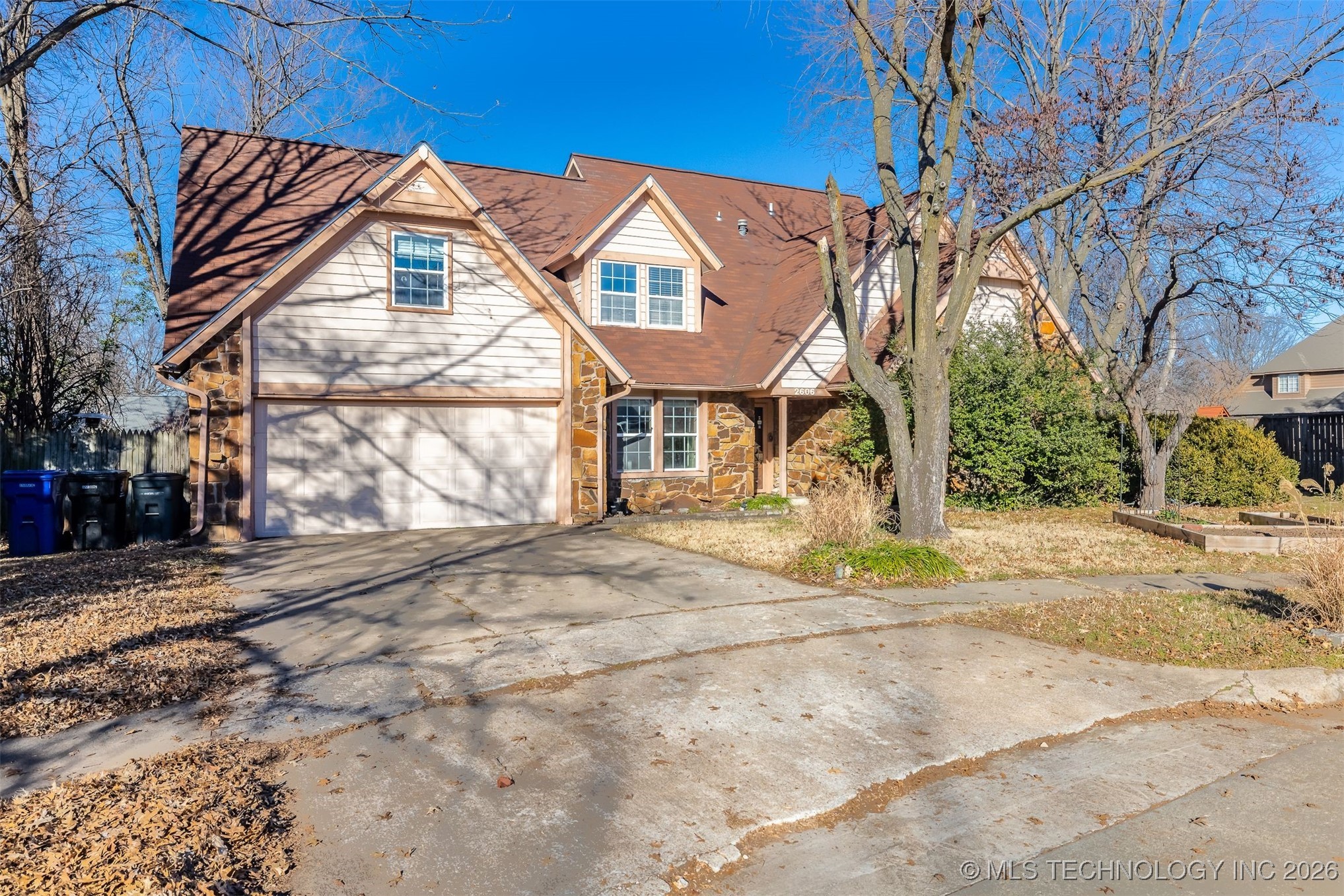 2606 W Toledo Court Property Photo 2