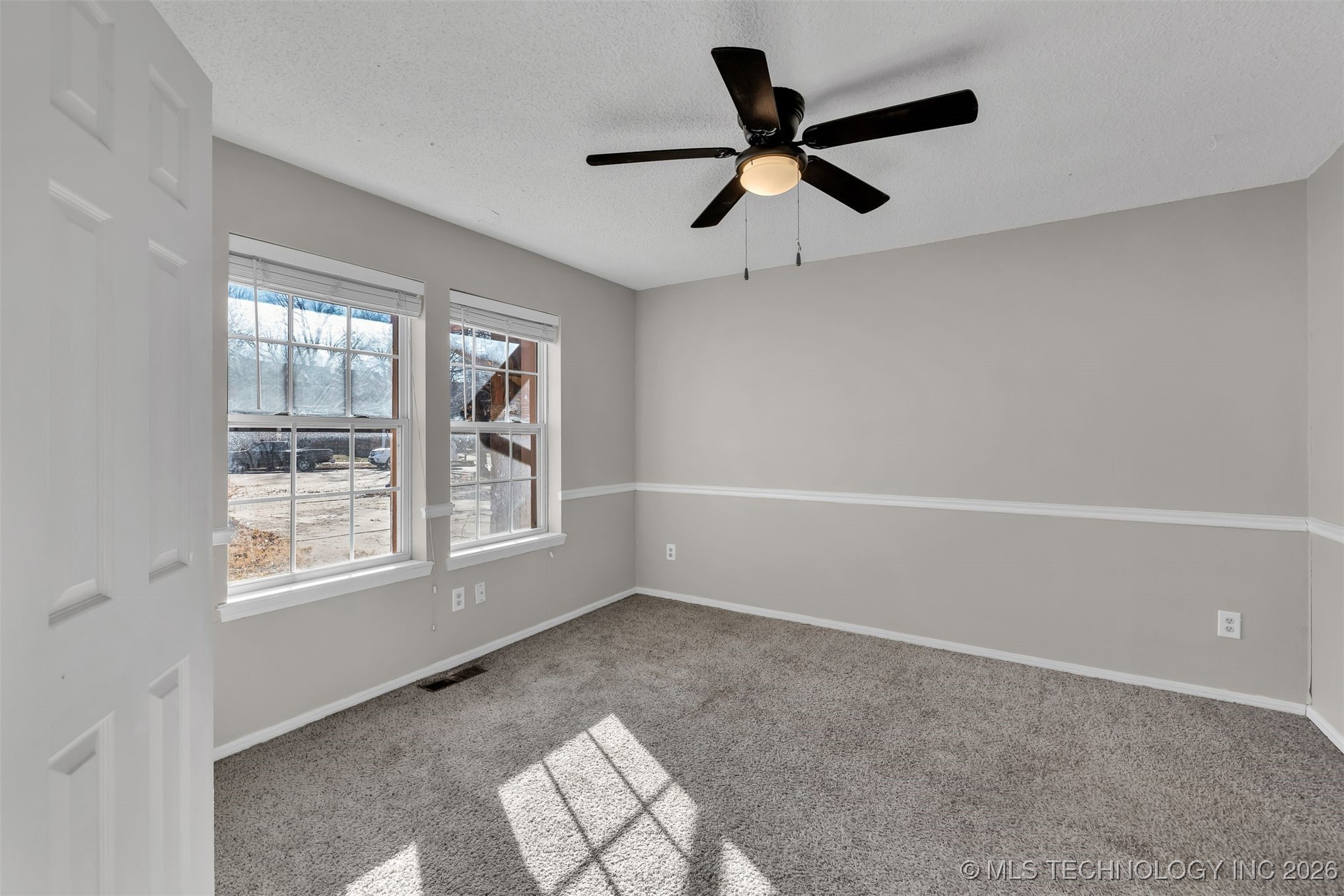 2606 W Toledo Court Property Photo 6