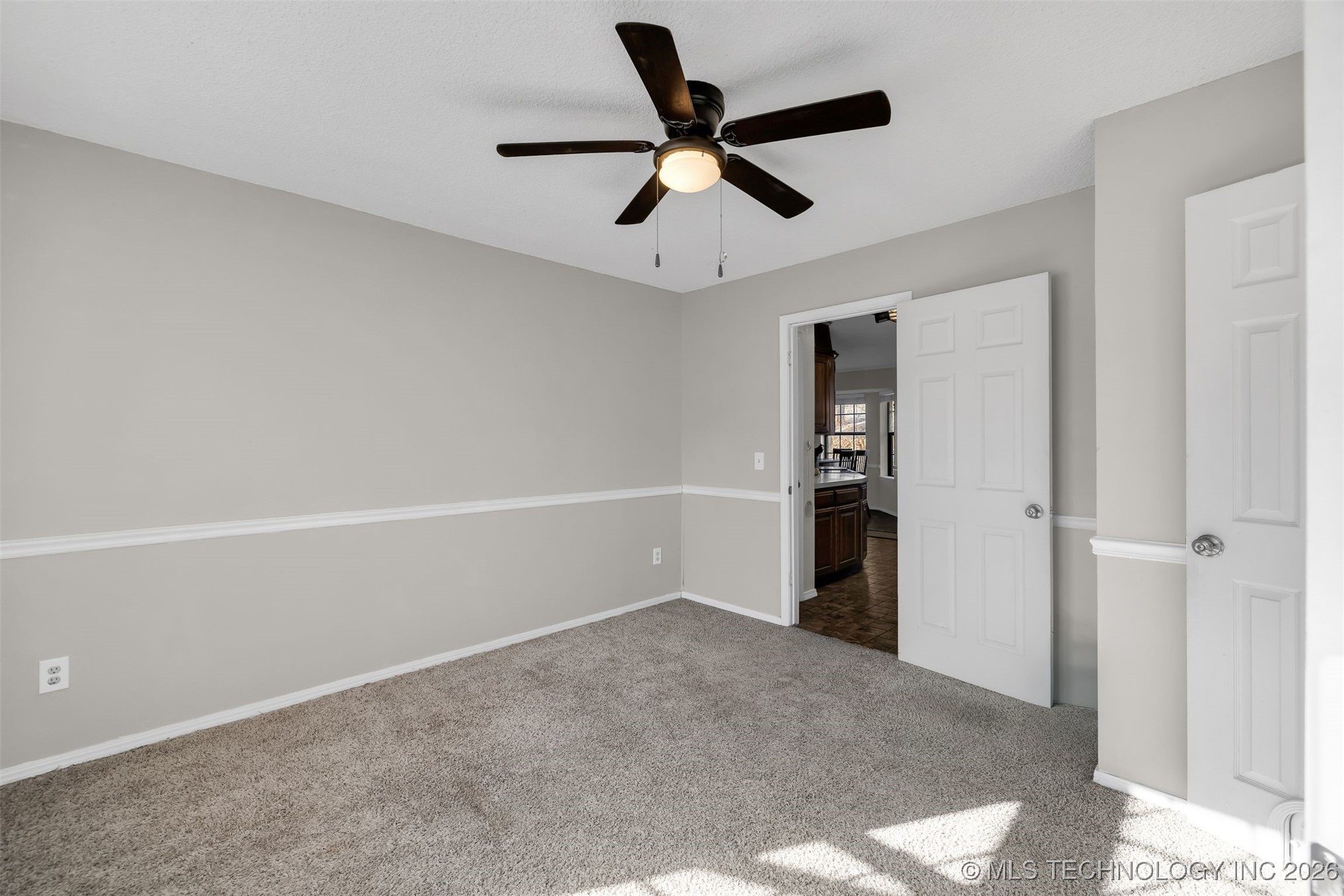 2606 W Toledo Court Property Photo 8