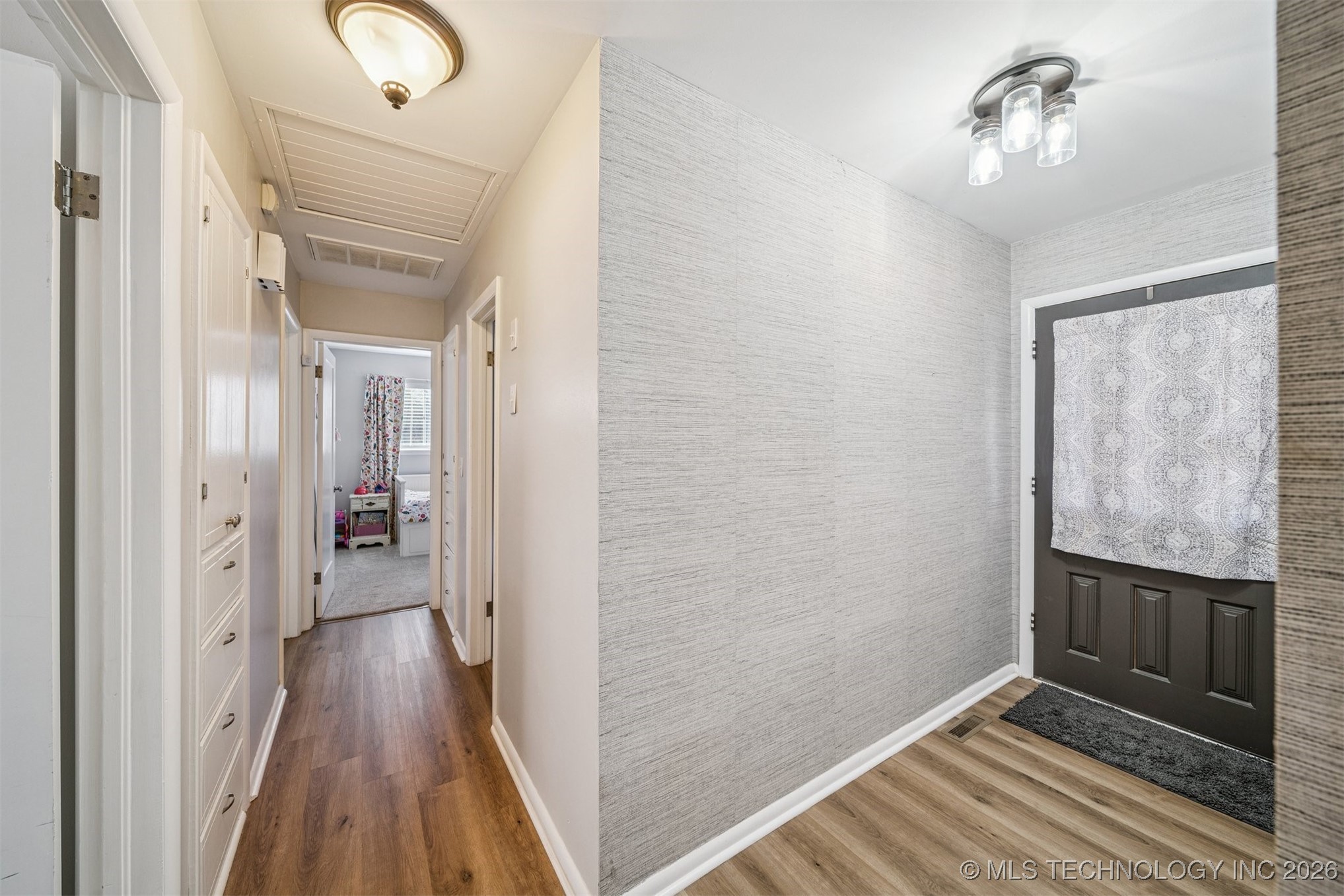 3111 S Saddle Rock Road Property Photo 5