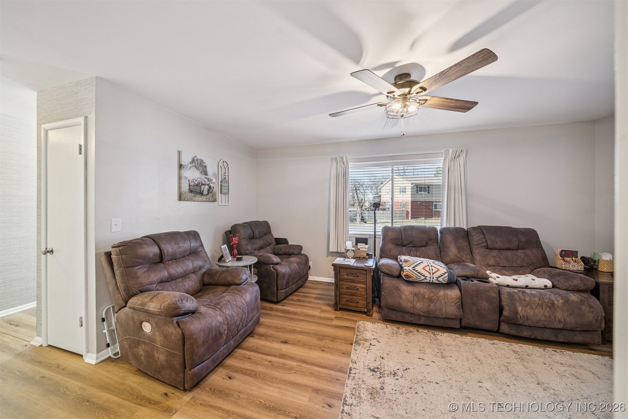 3111 S Saddle Rock Road Property Photo 7