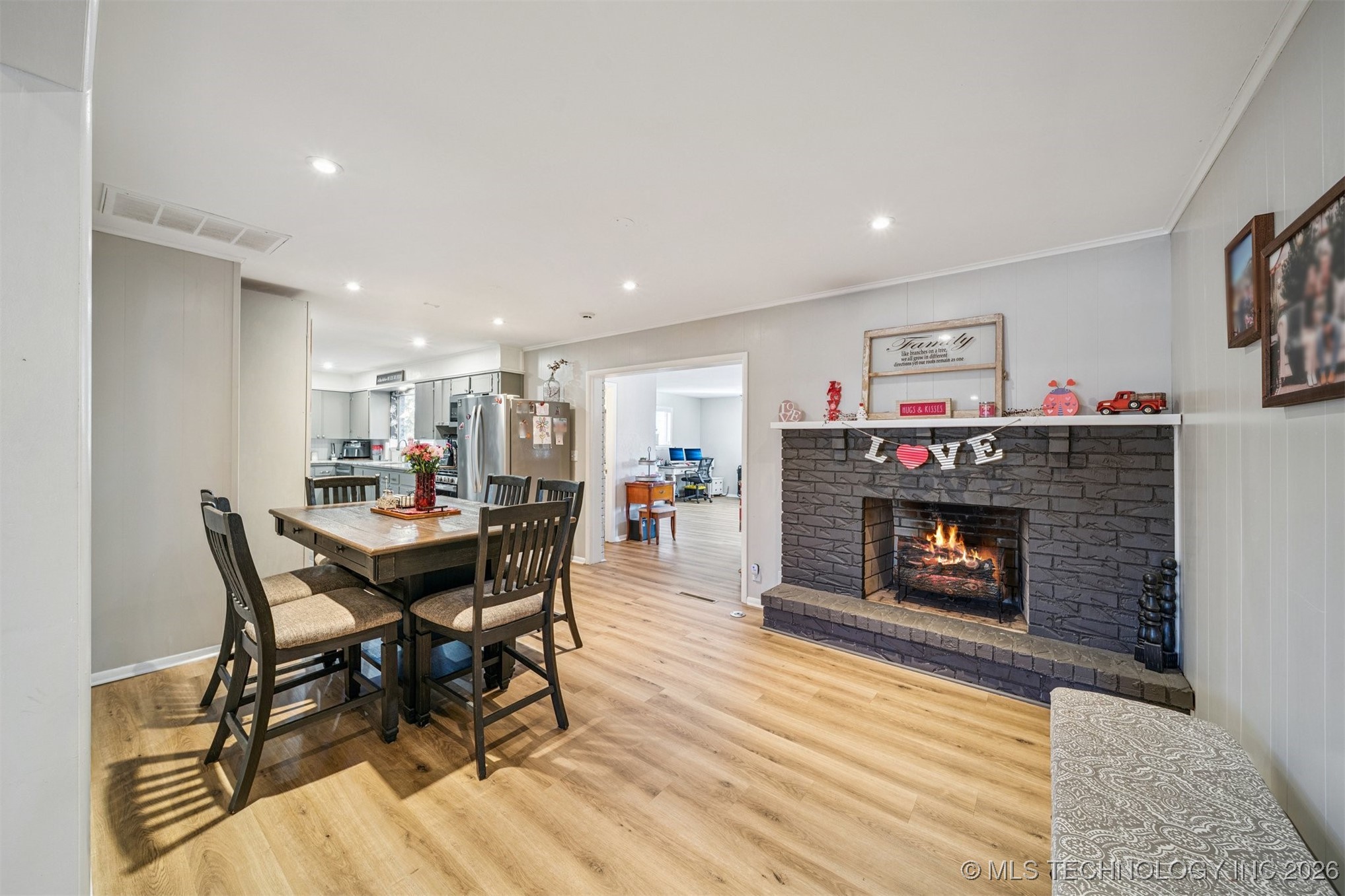 3111 S Saddle Rock Road Property Photo 9