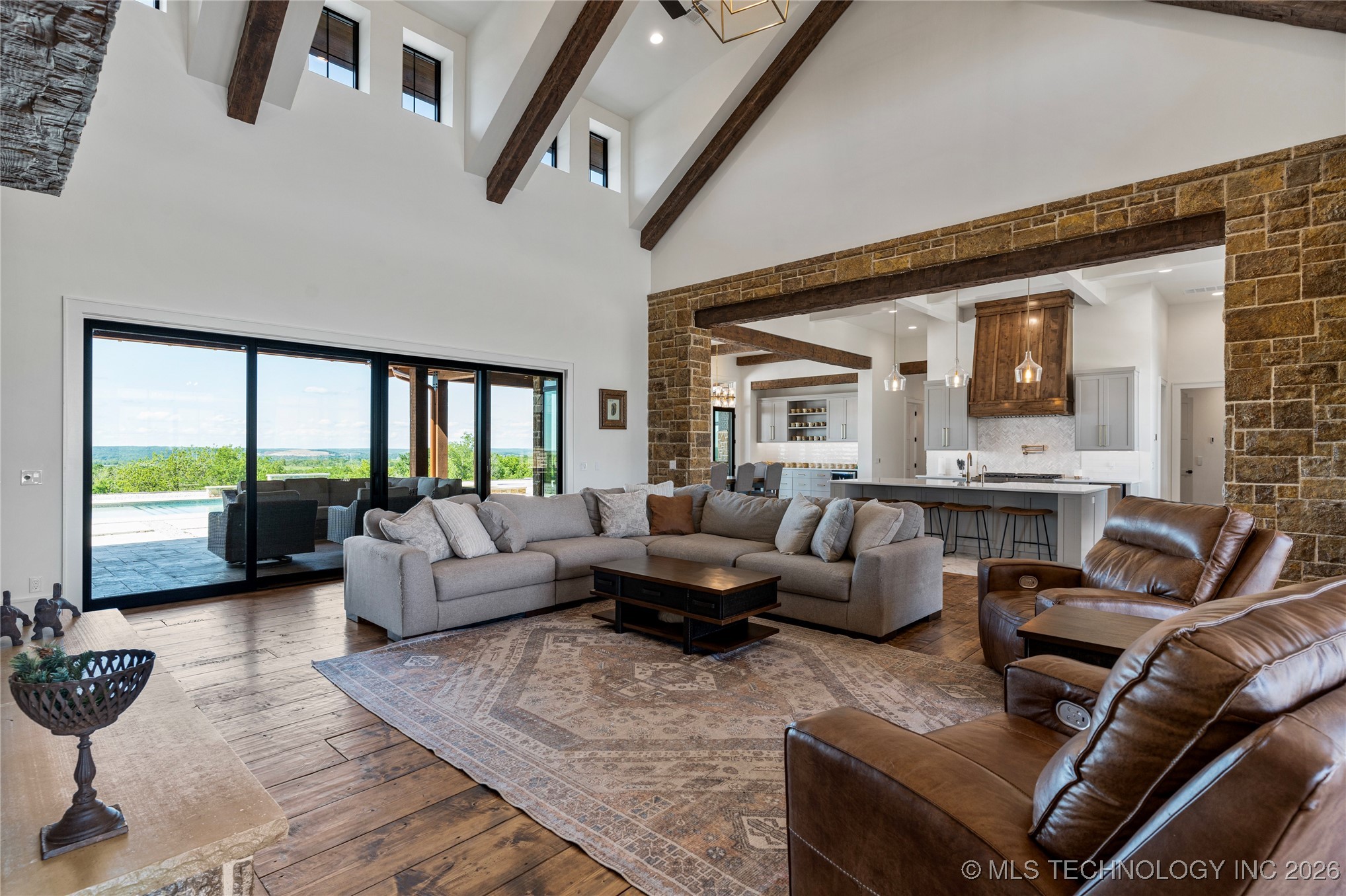 19001 W 41st Street Property Photo 13