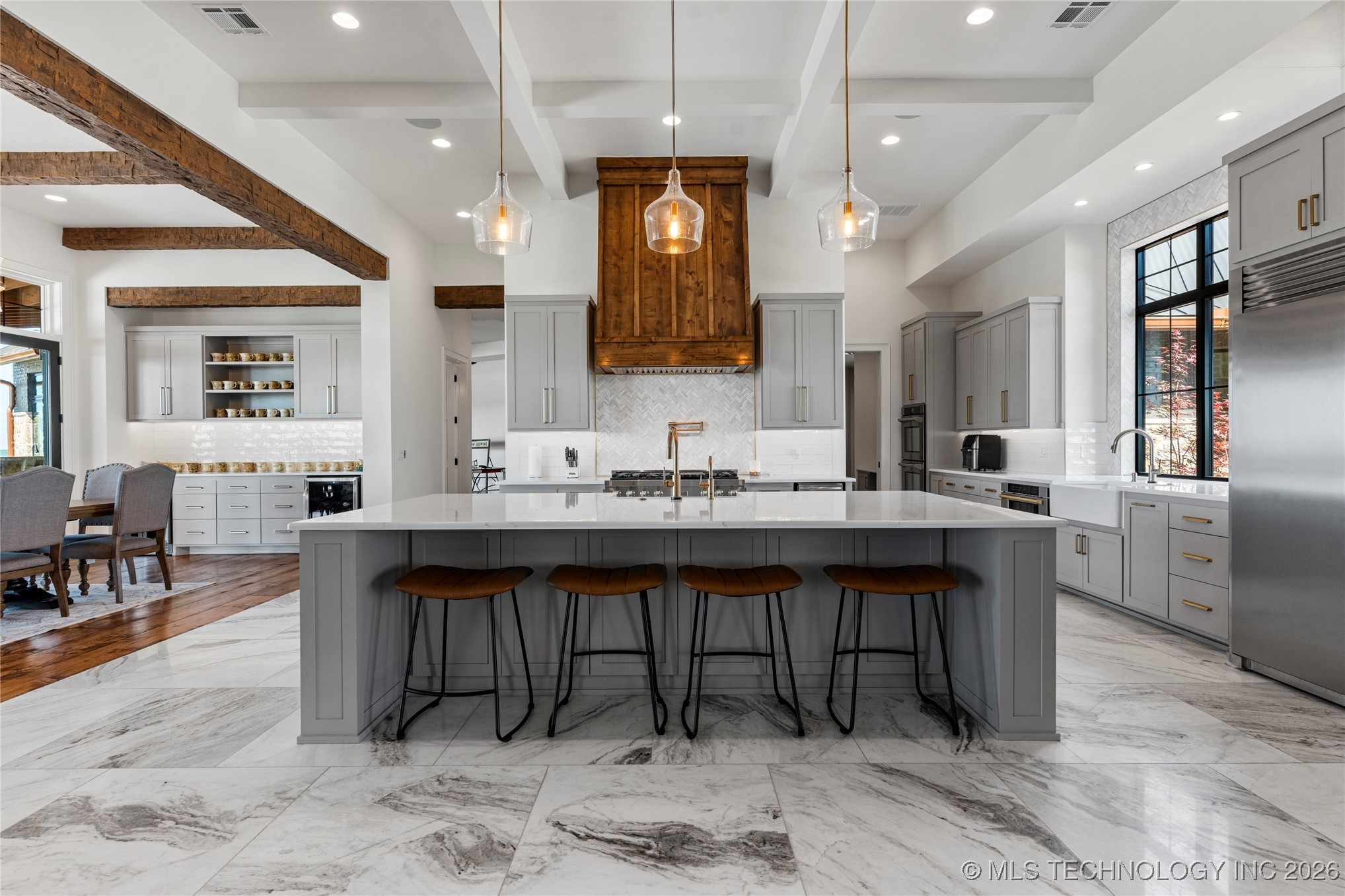 19001 W 41st Street Property Photo 18