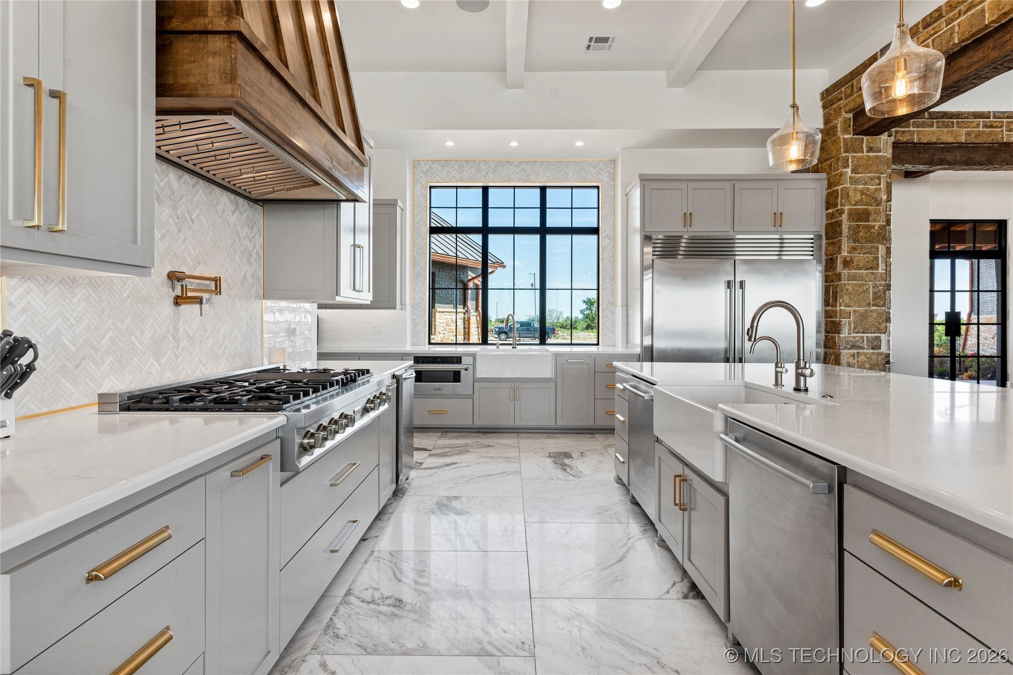 19001 W 41st Street Property Photo 22