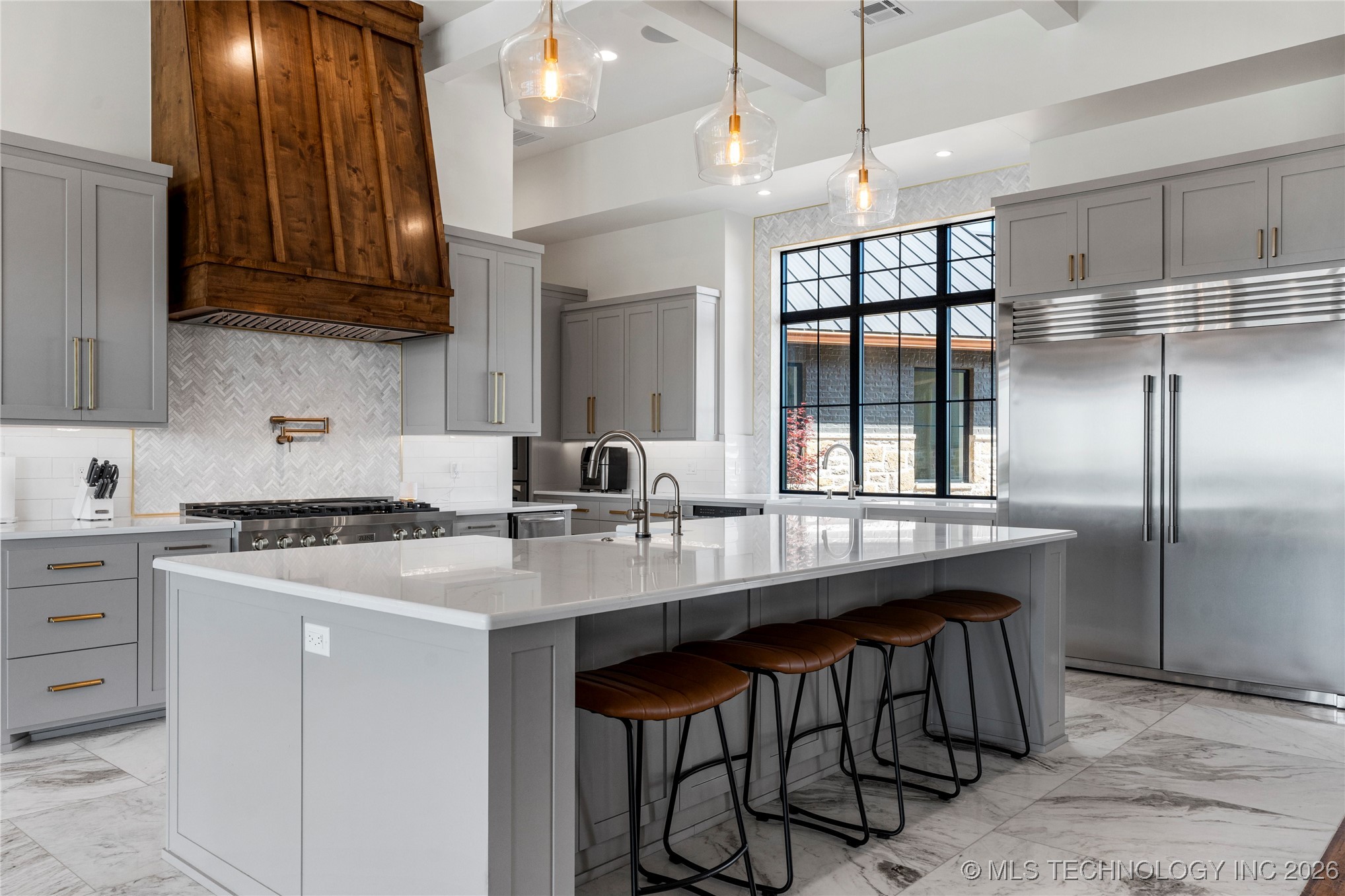 19001 W 41st Street Property Photo 23