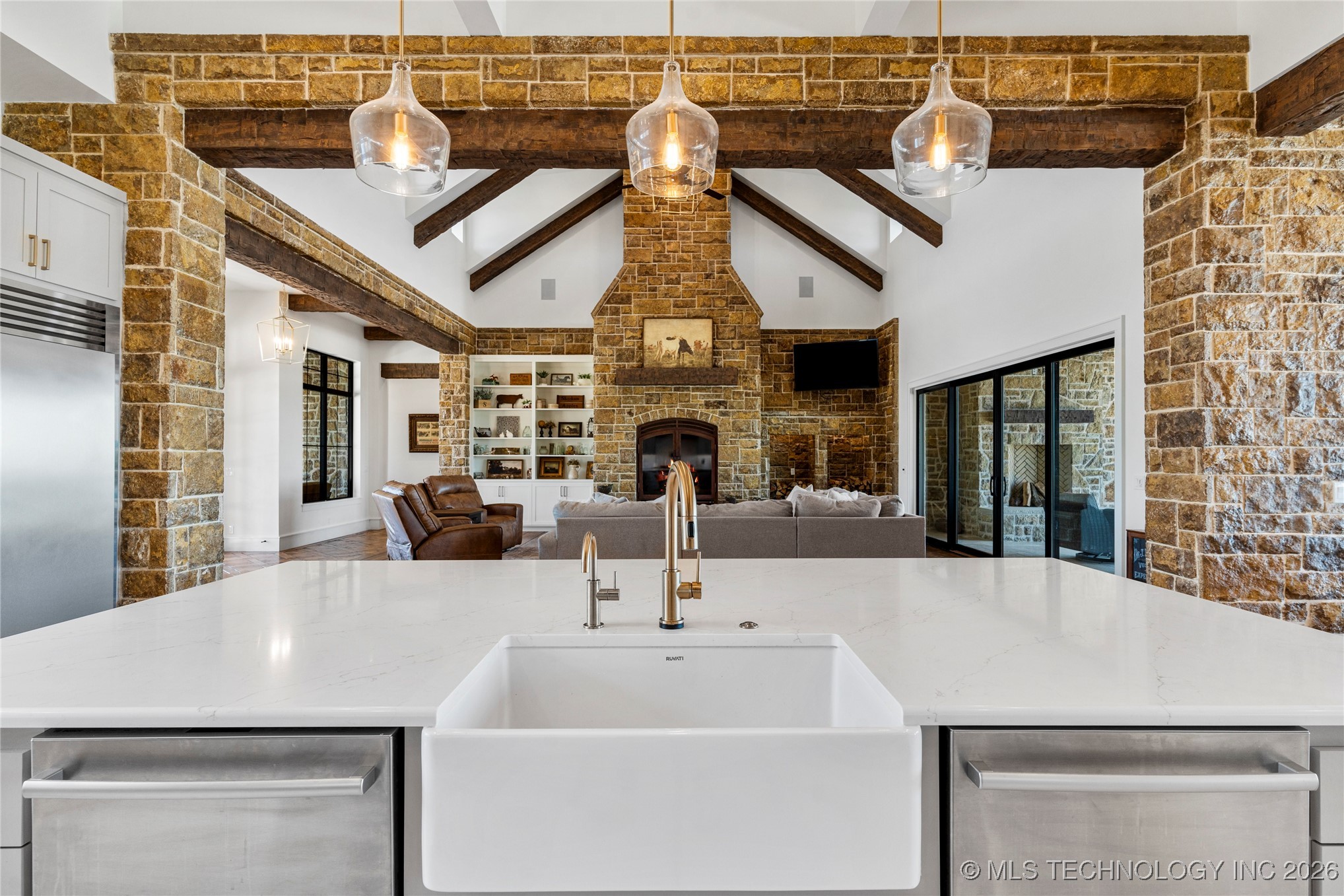 19001 W 41st Street Property Photo 25