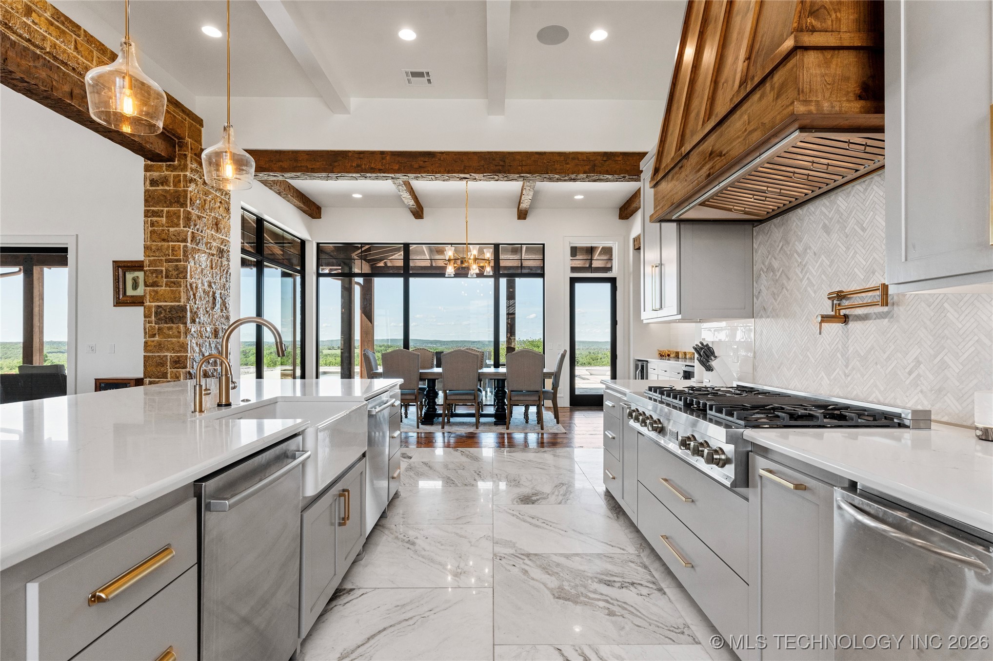 19001 W 41st Street Property Photo 26