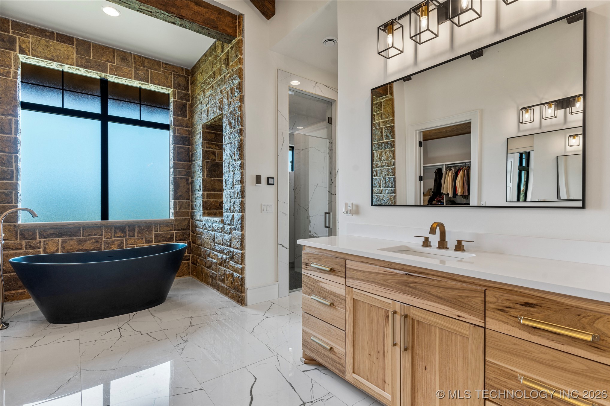 19001 W 41st Street Property Photo 34