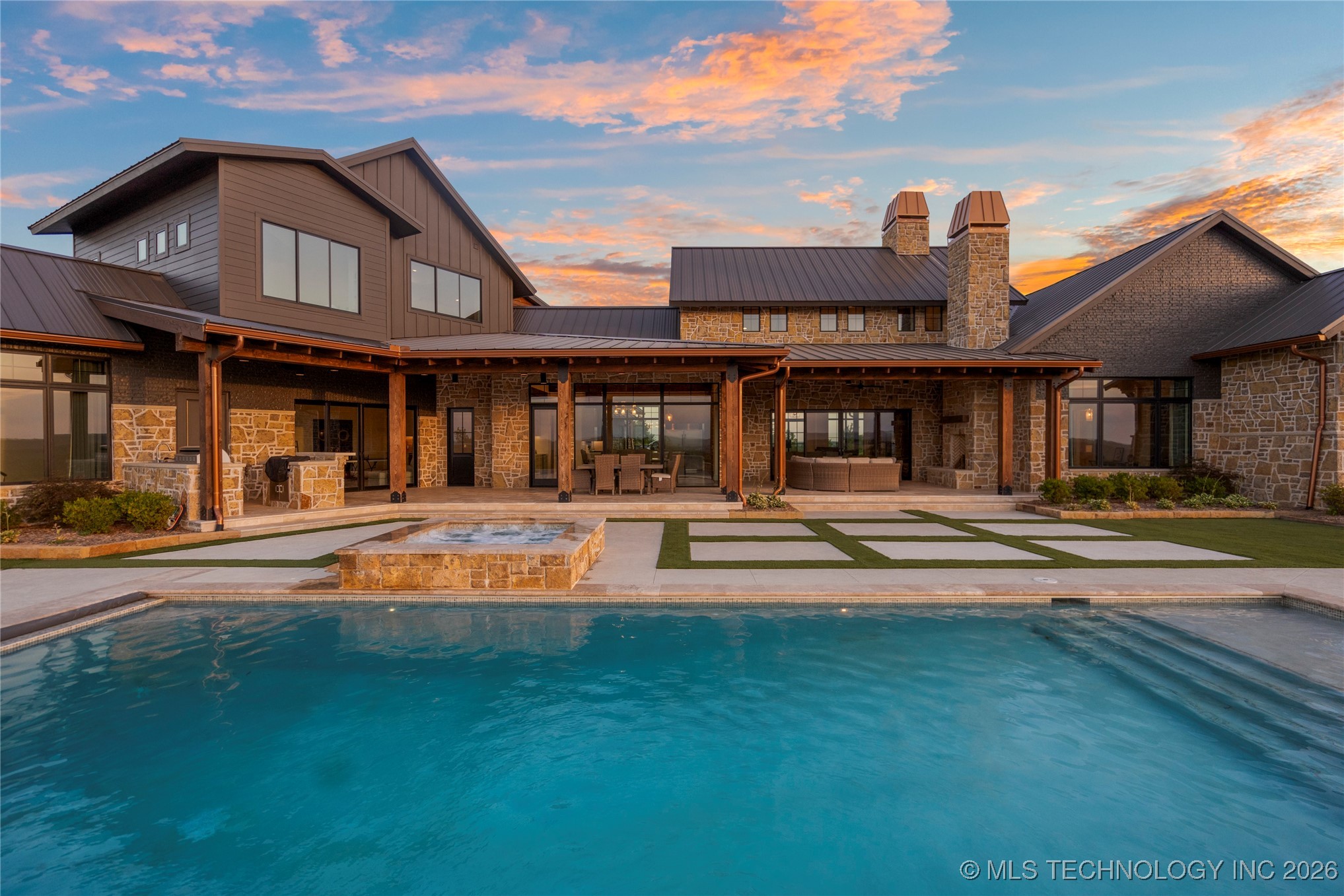 19001 W 41st Street Property Photo 46