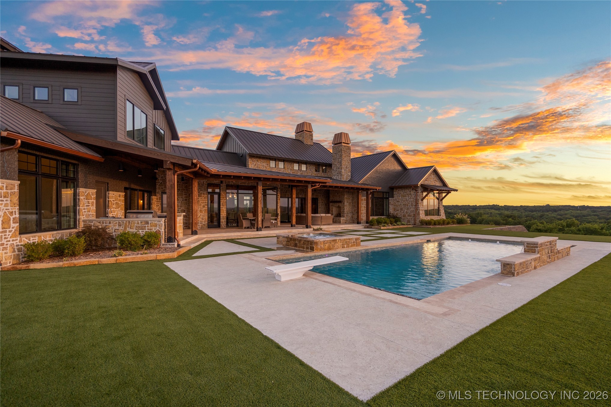 19001 W 41st Street Property Photo 47