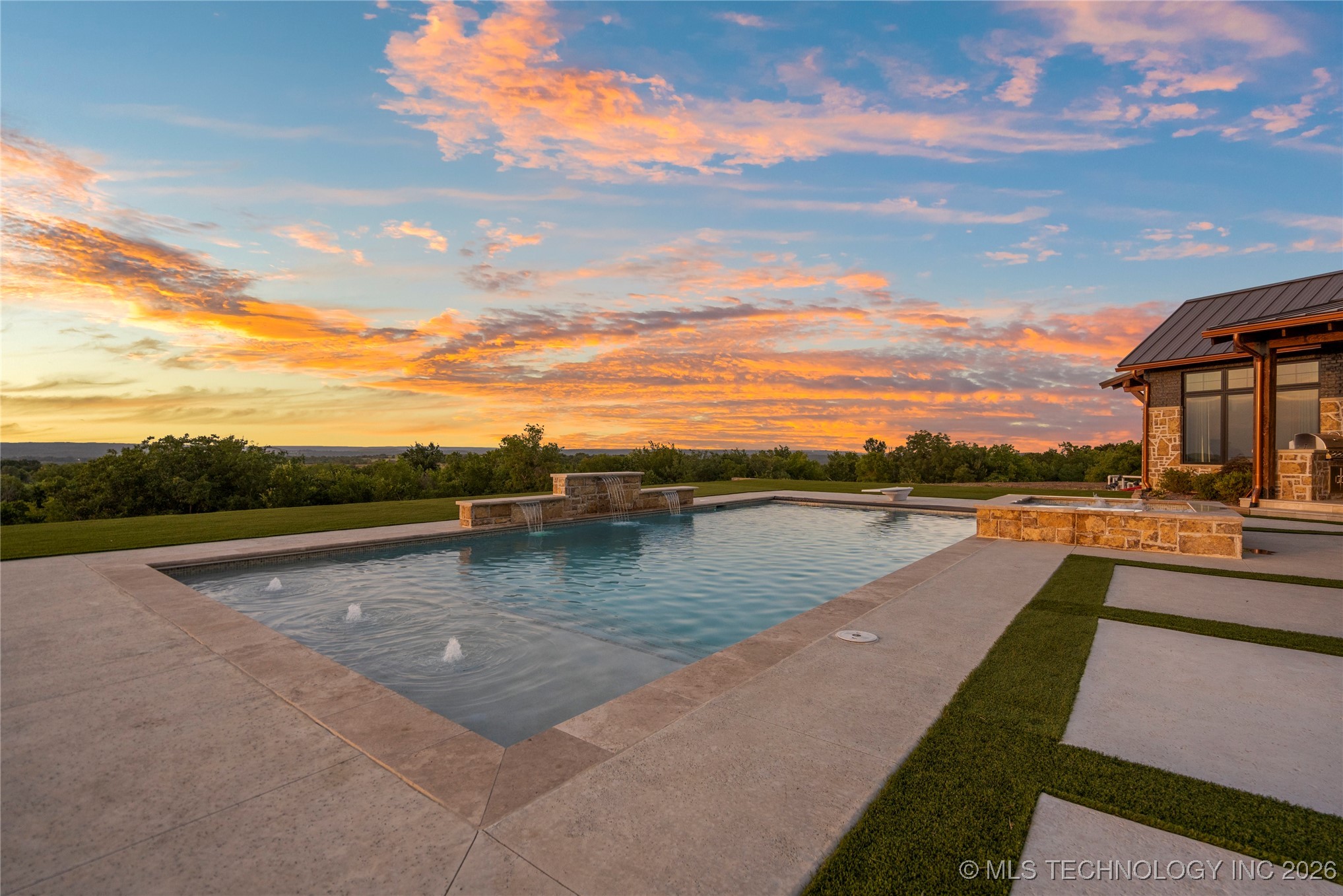 19001 W 41st Street Property Photo 50