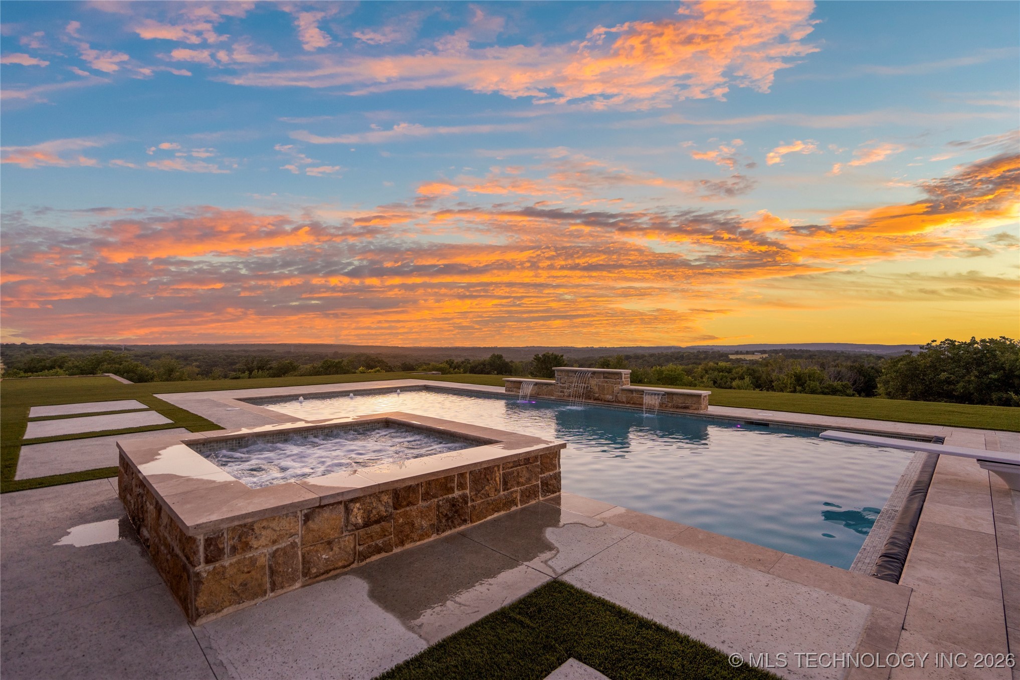 19001 W 41st Street Property Photo 53